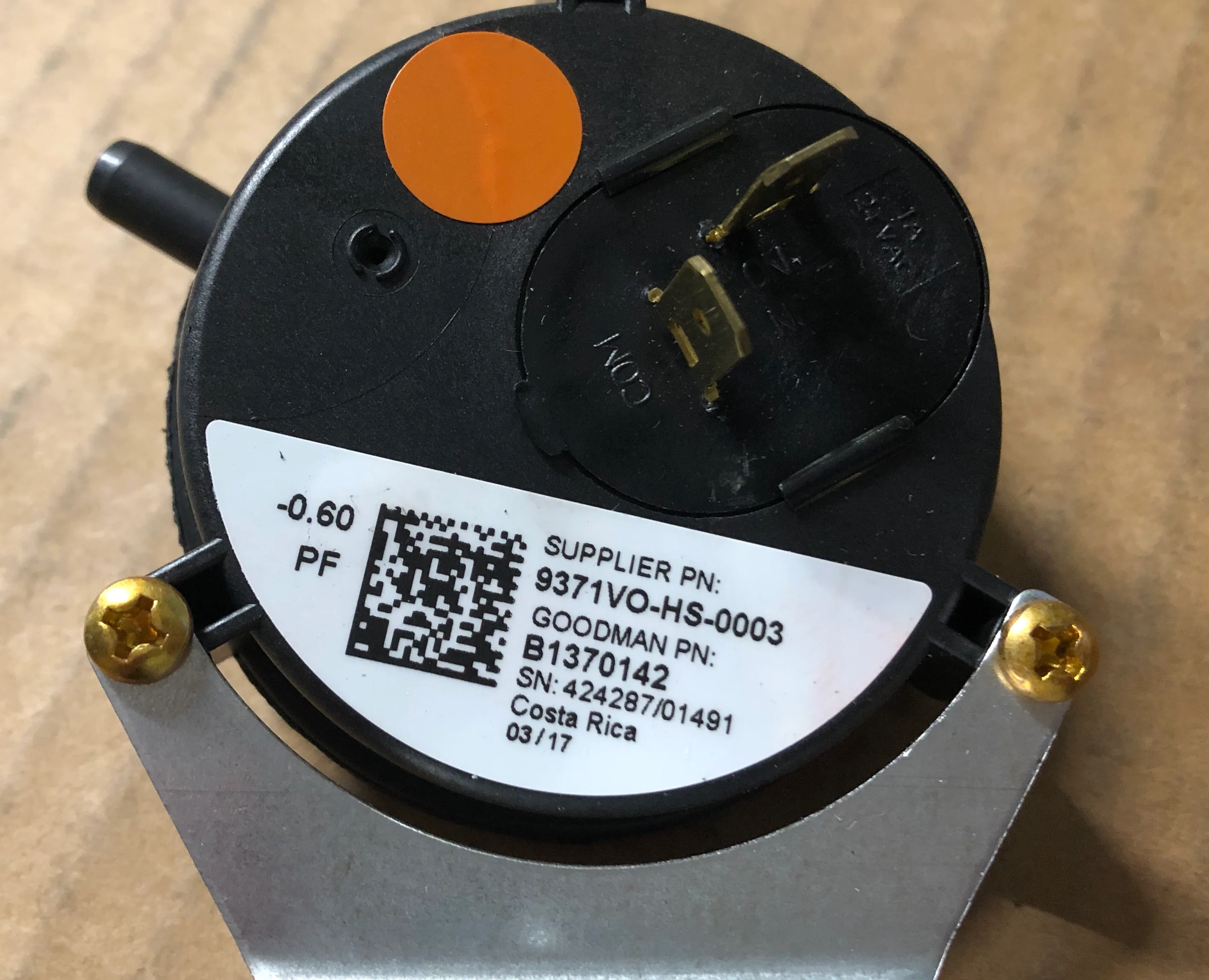 -0.60 WC Single Port Pressure Switch w/Mounting Bracket - Image 3