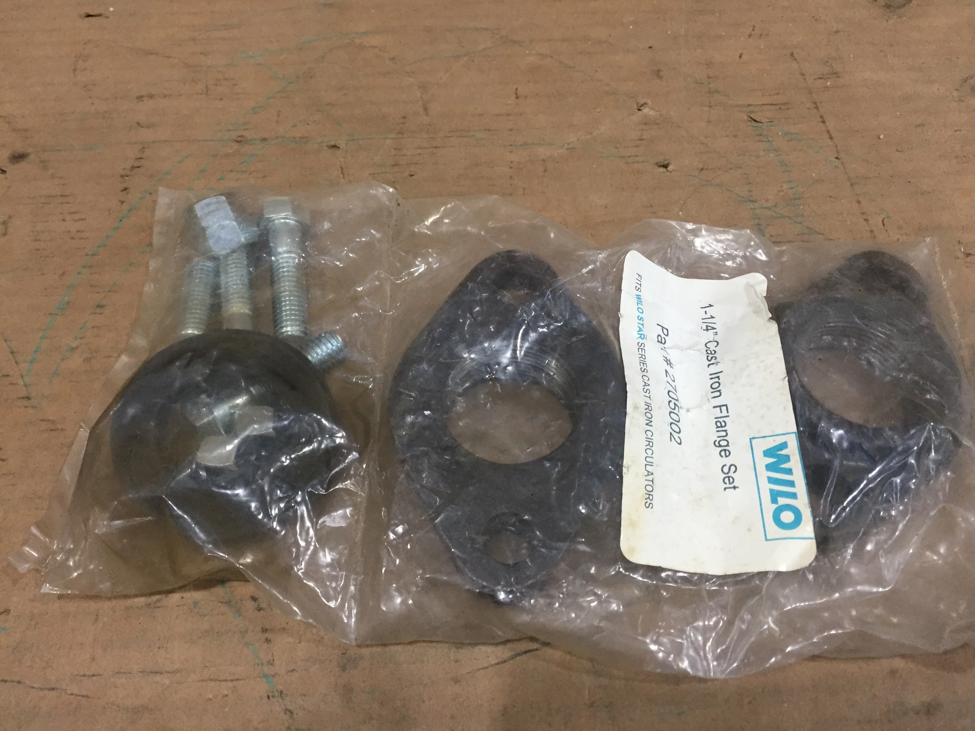 1 1/4" Cast Iron Flange Set - Image 3