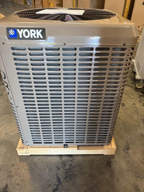 1.5 Ton Single-Stage Split-System Heat Pump 208-230/60/1 R410A 16 SEER - Image 3