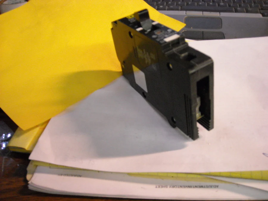 1 Pole 20 Amp Circuit Breaker - Image 3