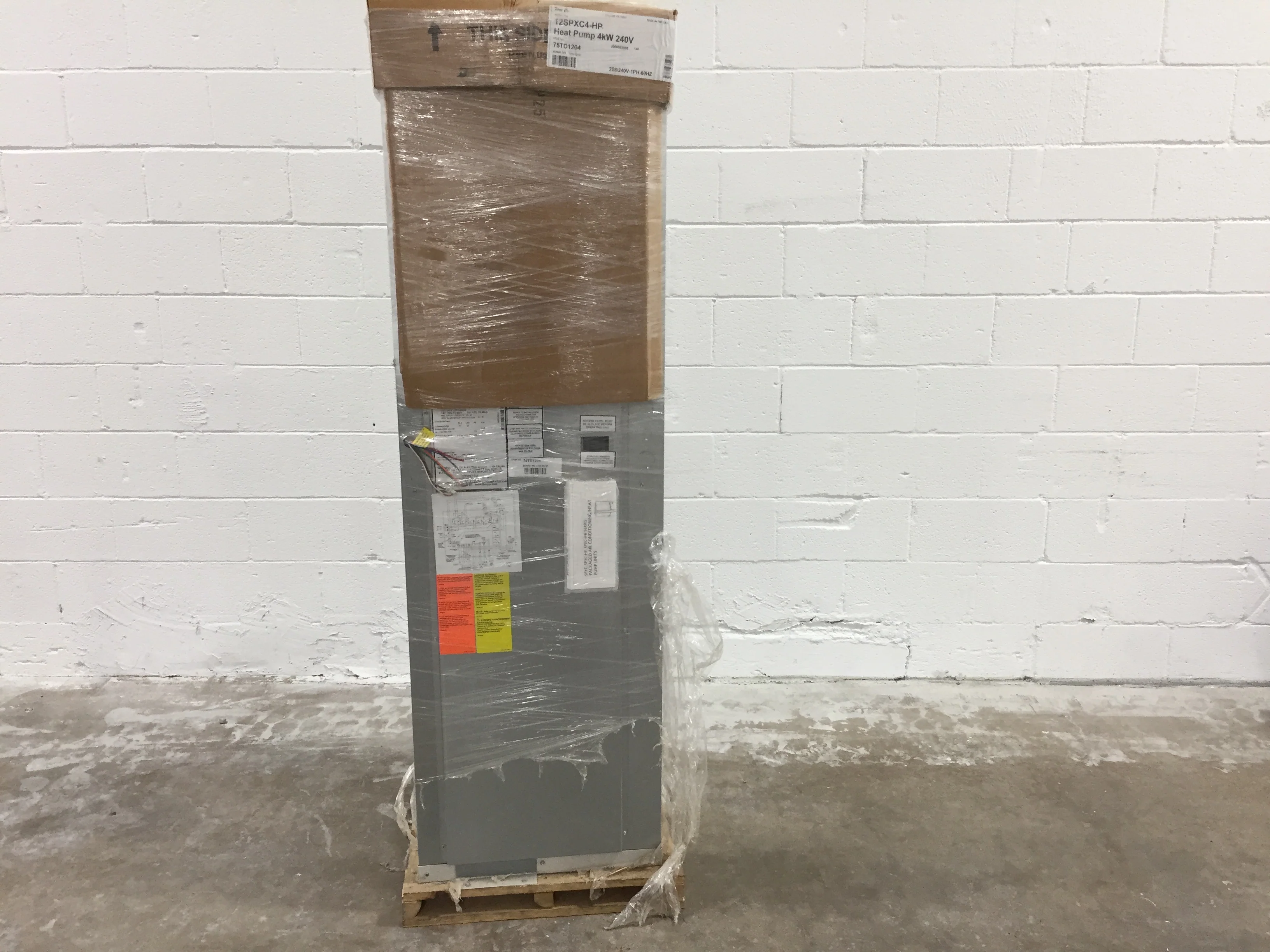 1 Ton Vertical Through-The-Wall Packaged Heat Pump Unit/W 4 Kw, 208-230/60/1, Eer: 11 - Image 2