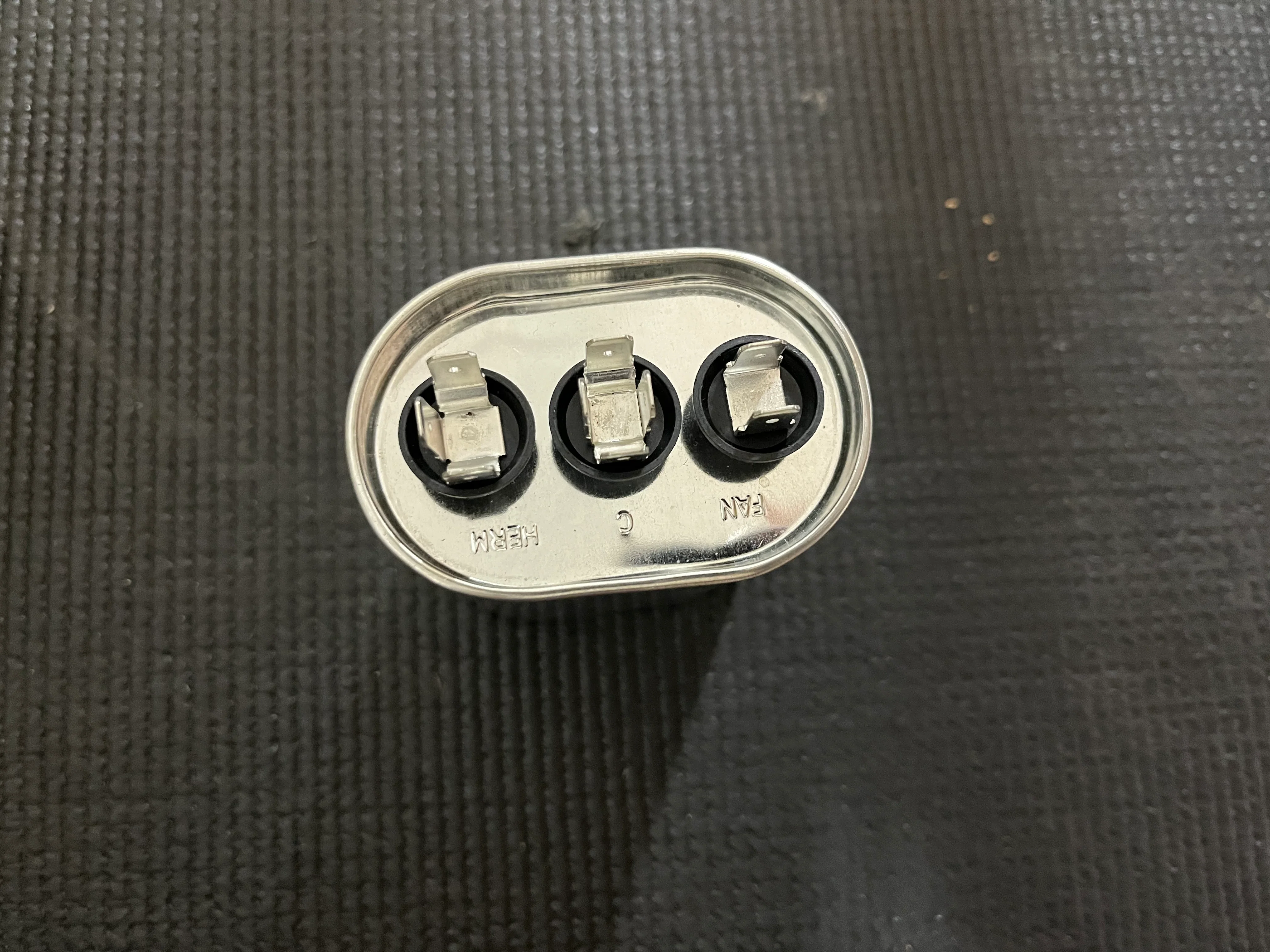 10 UF X 440 Volt Oval Run Capacitor