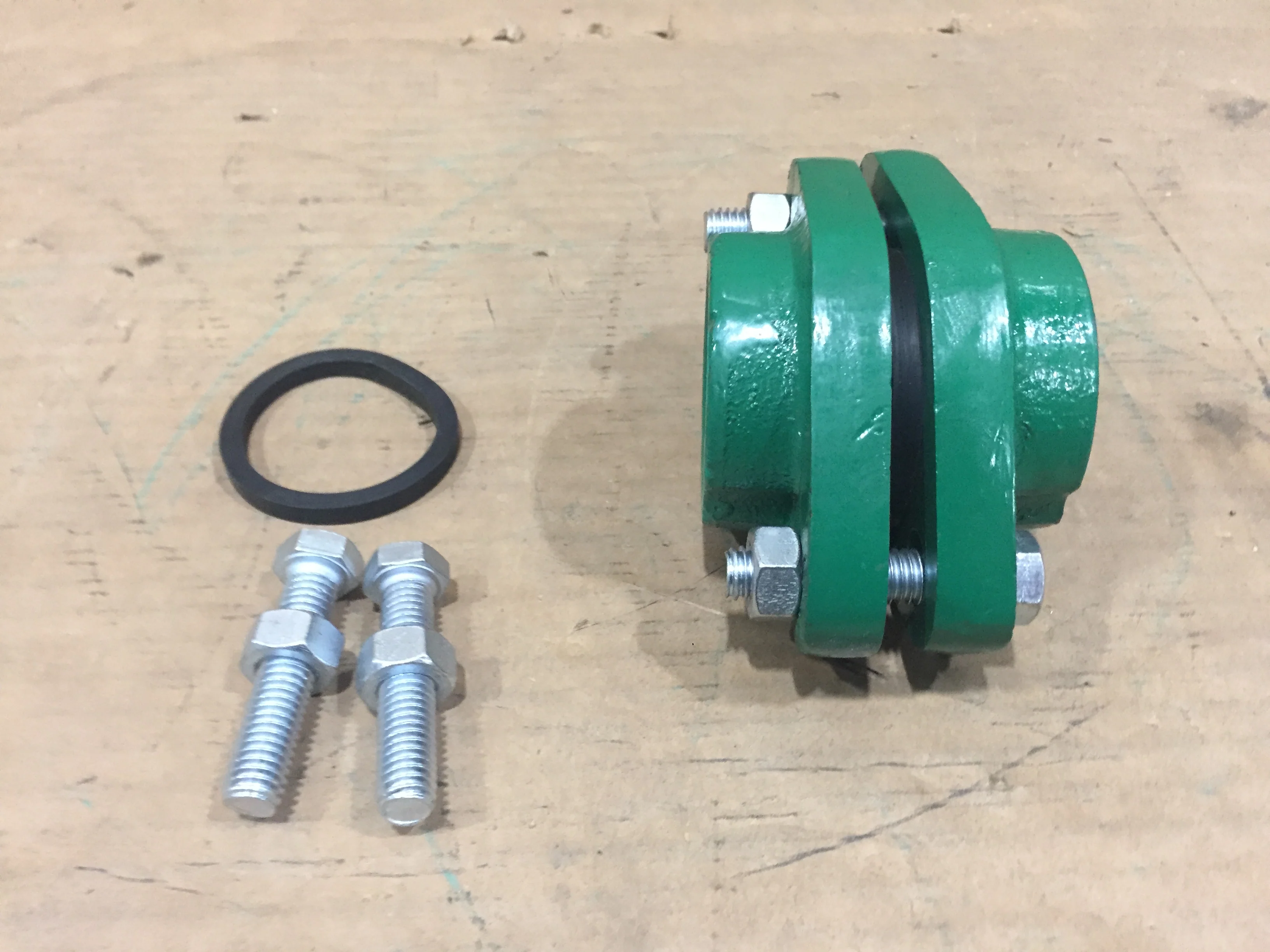1-1/2 Hv Cast Iron FNPT Flange Kit" - Image 2