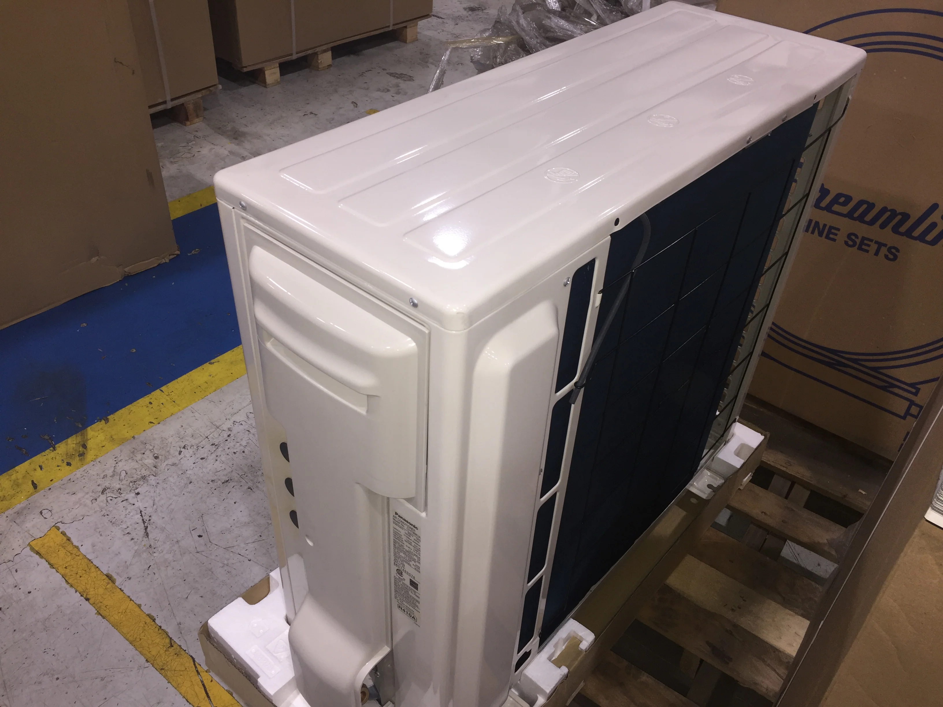 1-1/2 Ton Single-Zone Outdoor Inverter Mini-Split Heat Pump 208-23-/6-/1 R410A 18 SEER - Image 3
