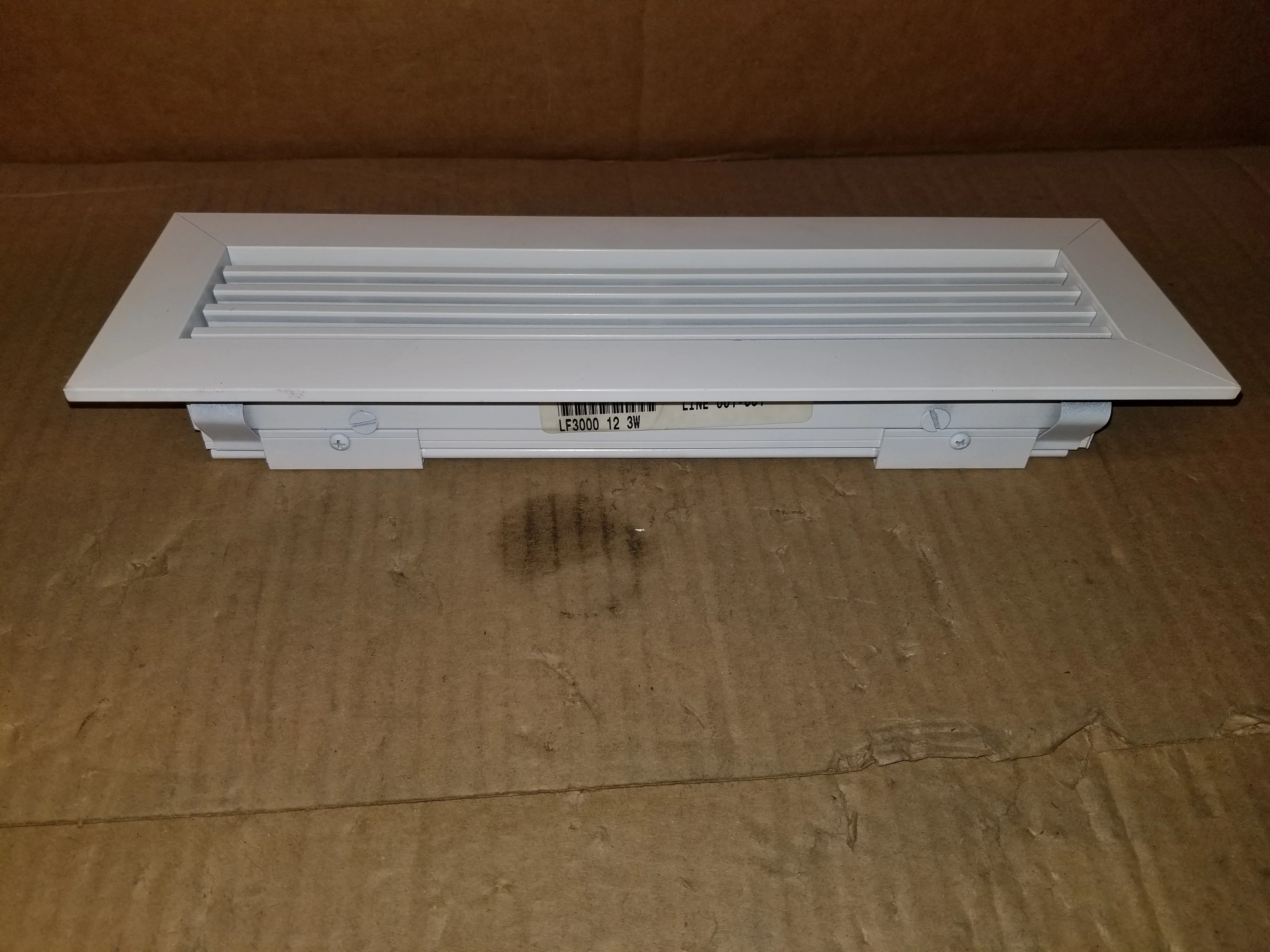 12" X 3" LINEAR DIFFUSER - Image 2