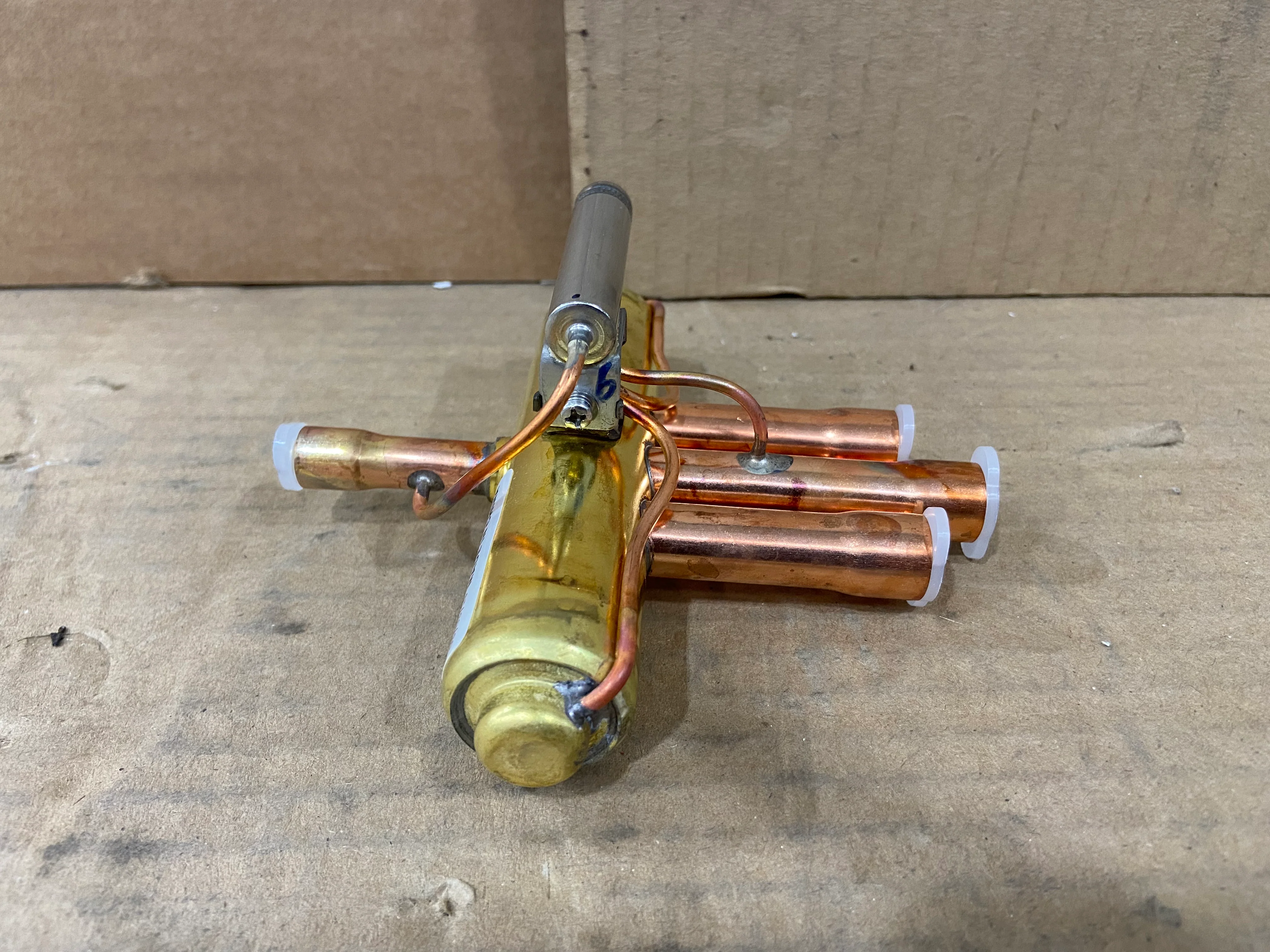 1/2" X 3/8" Reversing Valve - Image 2