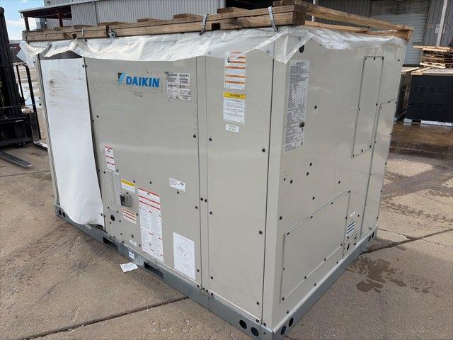 12.5 Ton Two-Stage Convertible Natural Gas/Electric Packaged Unit, 11.5 EER, 208-230/60/3, R410A - Image 2