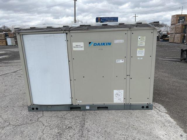 12.5 Ton Two-Stage Convertible Packaged Air Conditioning Unit, 11.7 EER, 208-230/60/3, R410A - Image 2