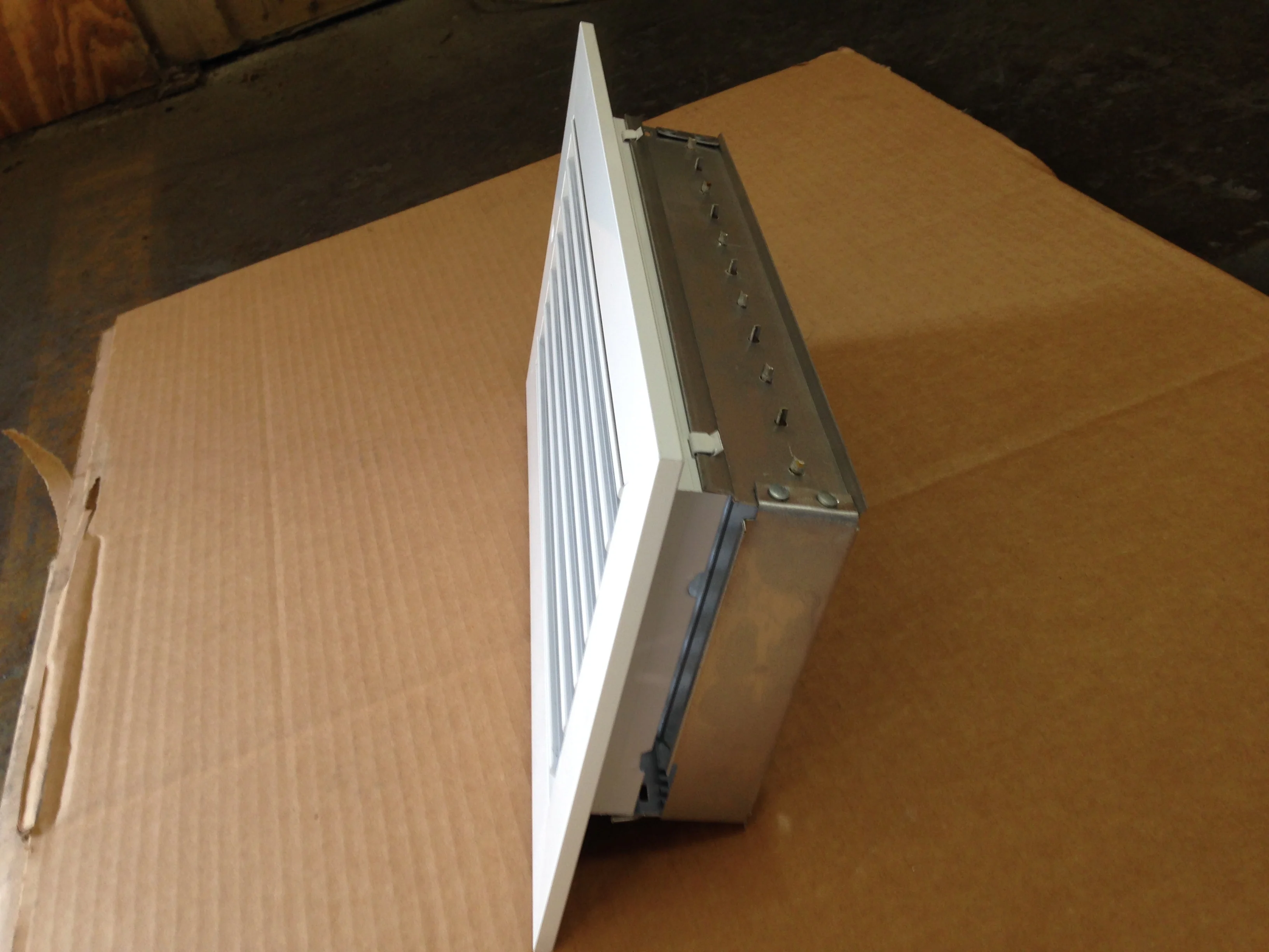 12" X 6" SIDEWALL REGISTER, 45-DEGREE FIXED BLADE - Image 3