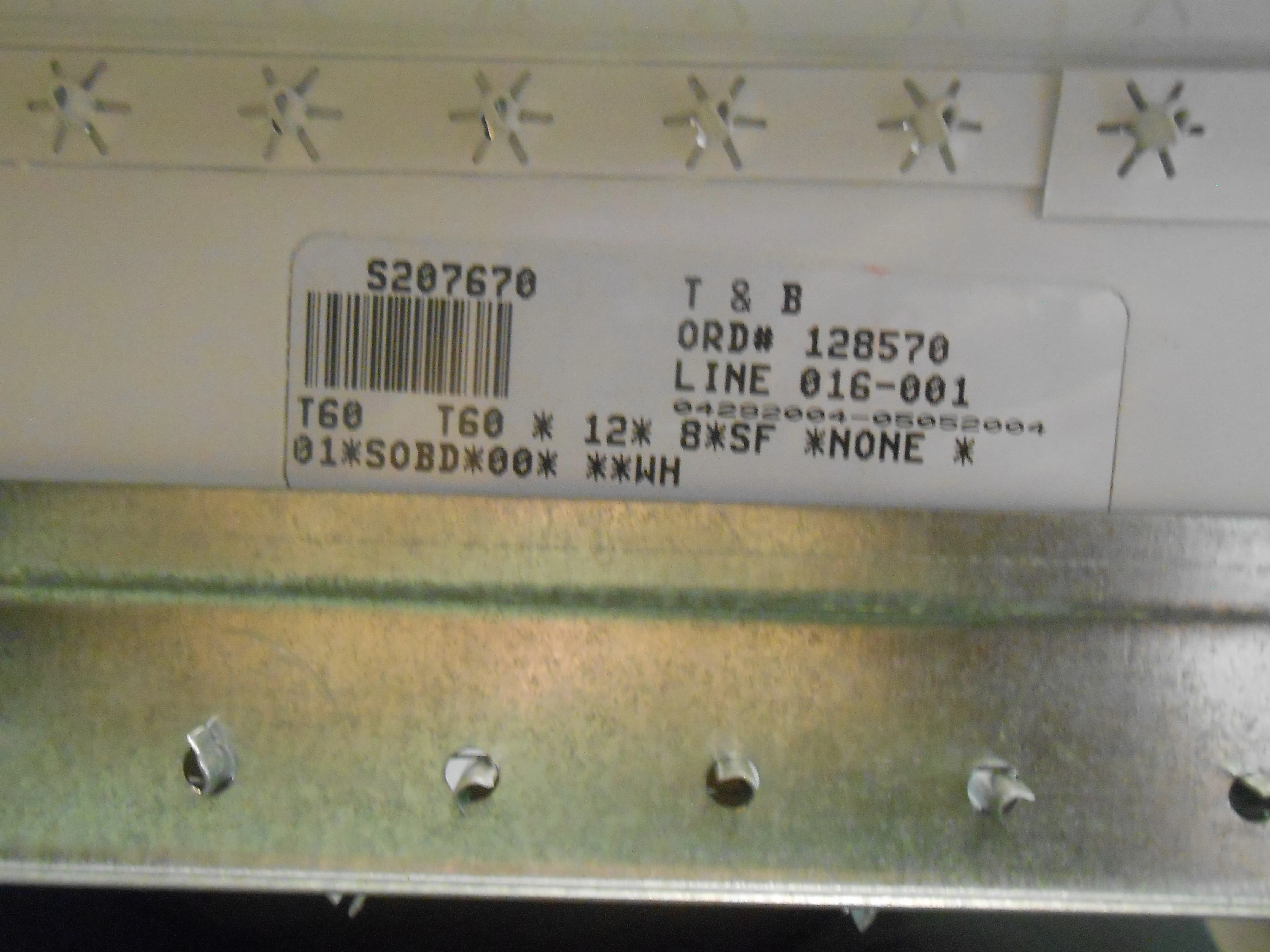 12 X 8 CEILING/WALL REGISTER WITH ADJUSTABLE LOUVERS - Image 8