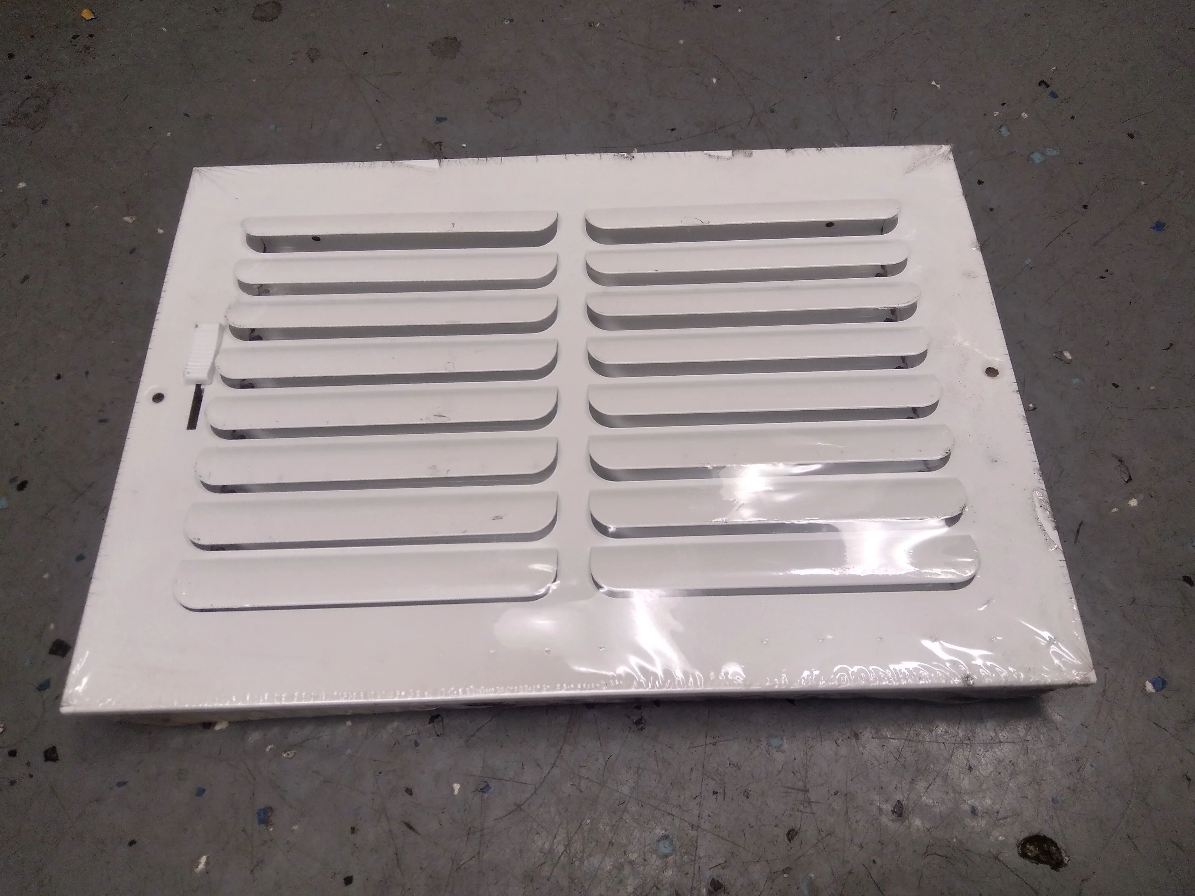 12 x 8 Curved 1-Way Sidewall/Ceiling Register White