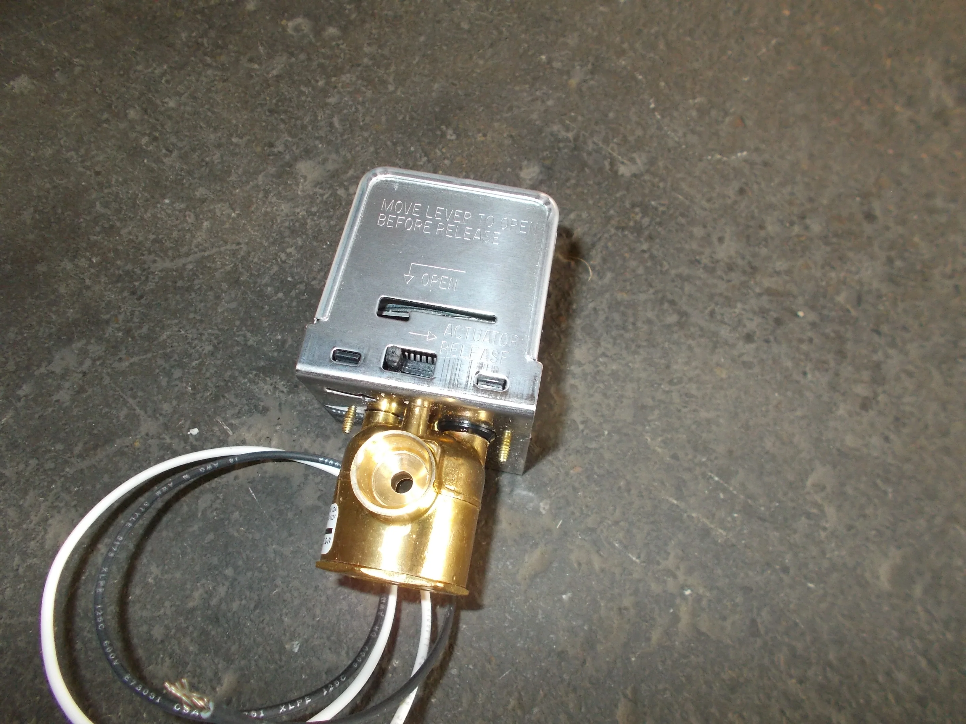1/2" Erie PopTop Valve Assembly; 110/120V, 50-60Hz, 6.5 Watts - Image 2