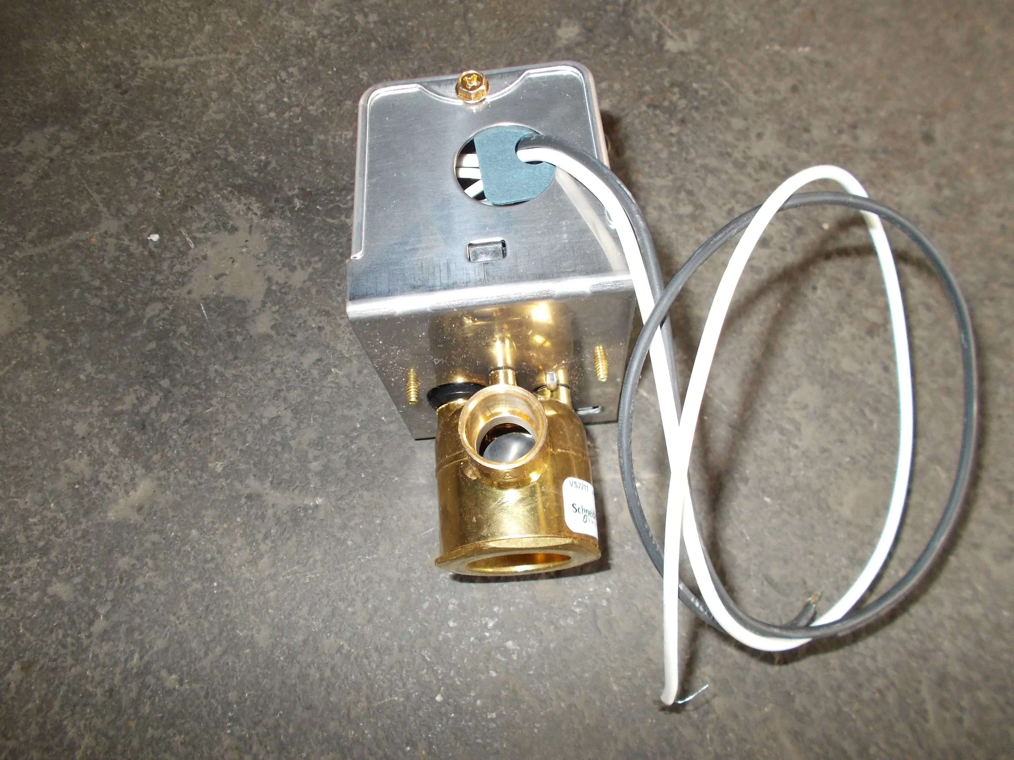 1/2" Erie PopTop Valve Assembly; 110/120V, 50-60Hz, 6.5 Watts - Image 3