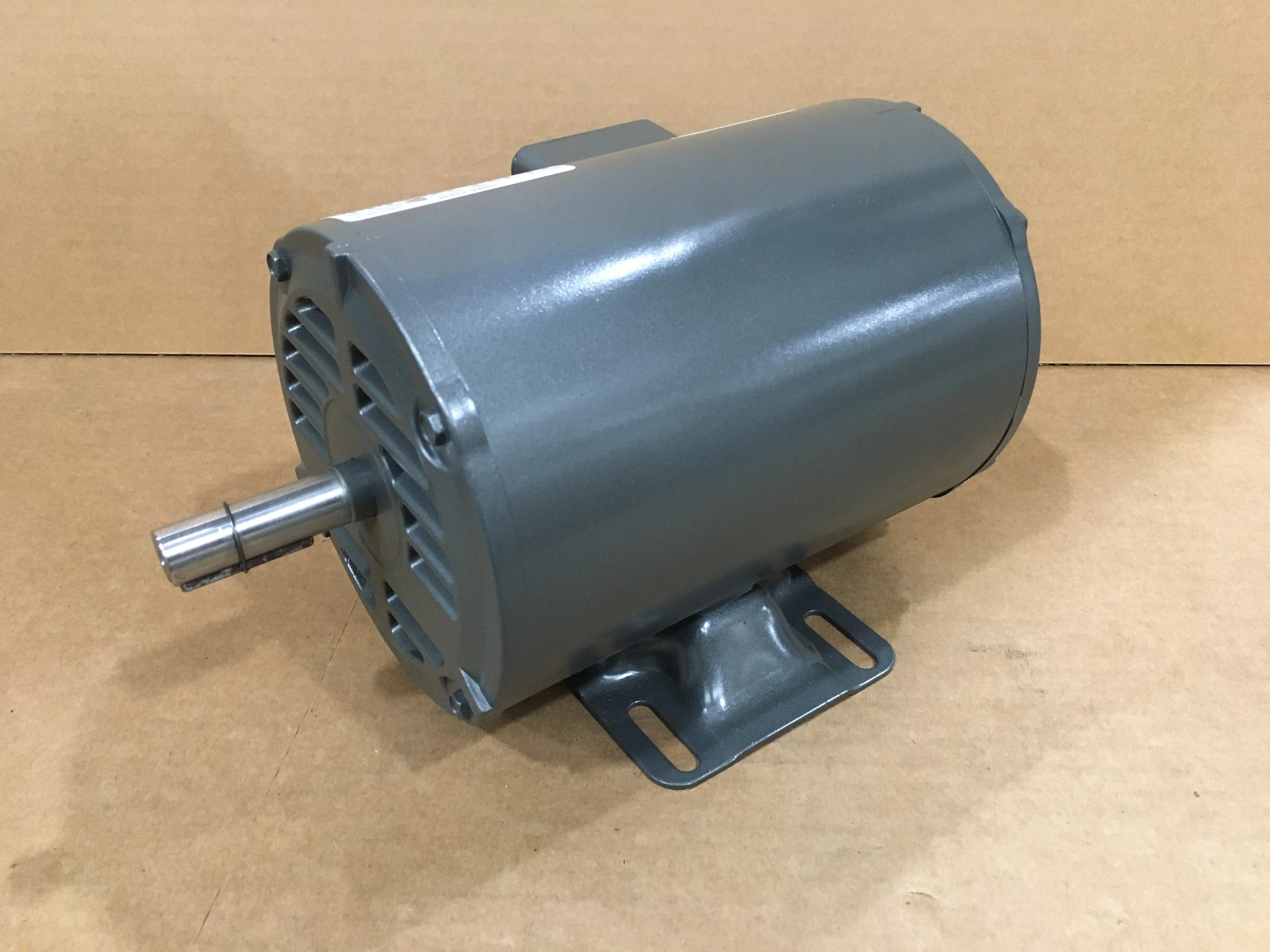 1/2 HP Industrial Motor 220-380-440/50/3 1425 RPM 1 Speed - Image 3