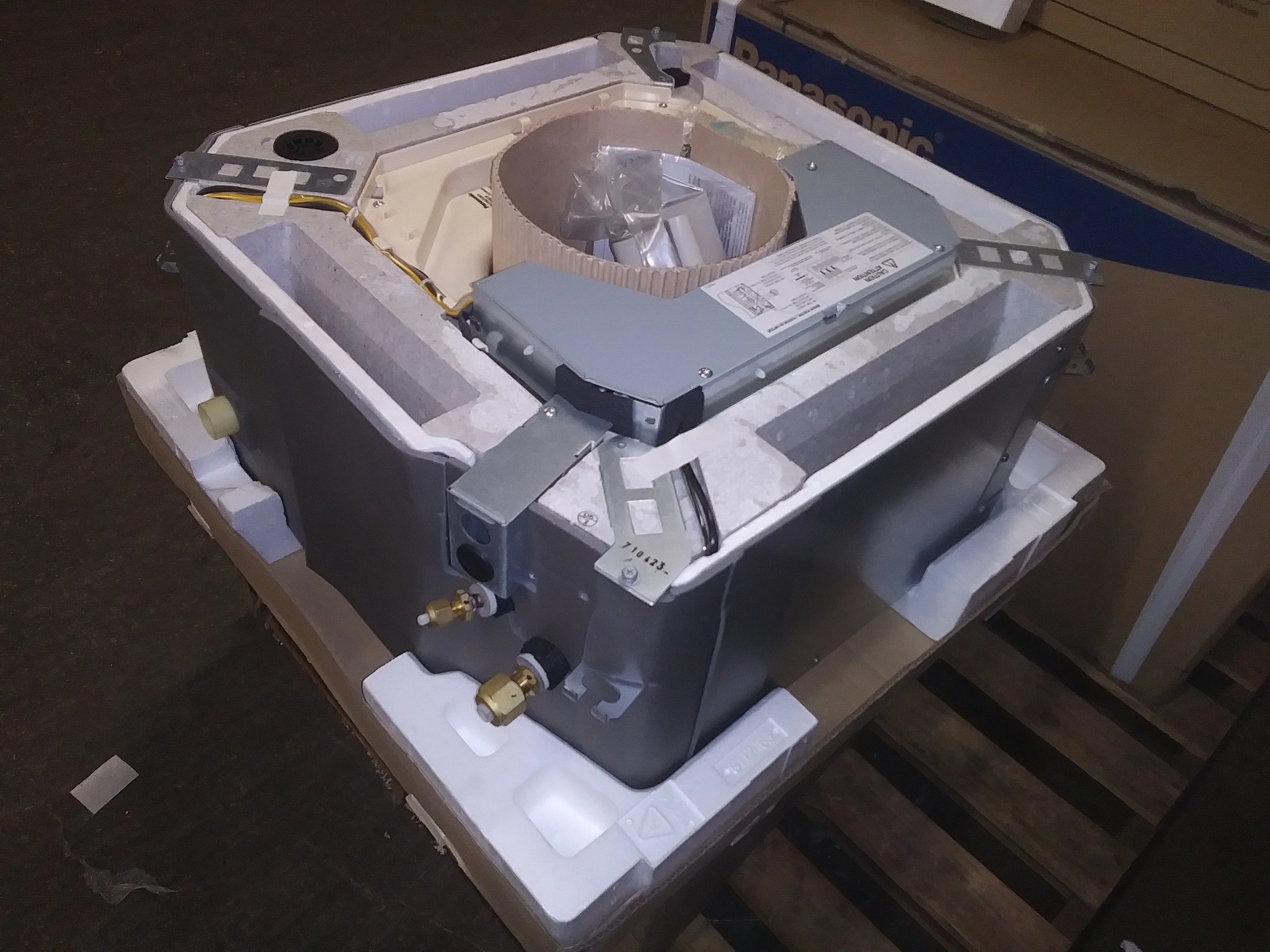 12,000 Btu 4-Way Recessed ID Mini-Split Ceiling -Recessed Heat Pump , 208-230/60/1 R-410A 225 Seer - Image 3