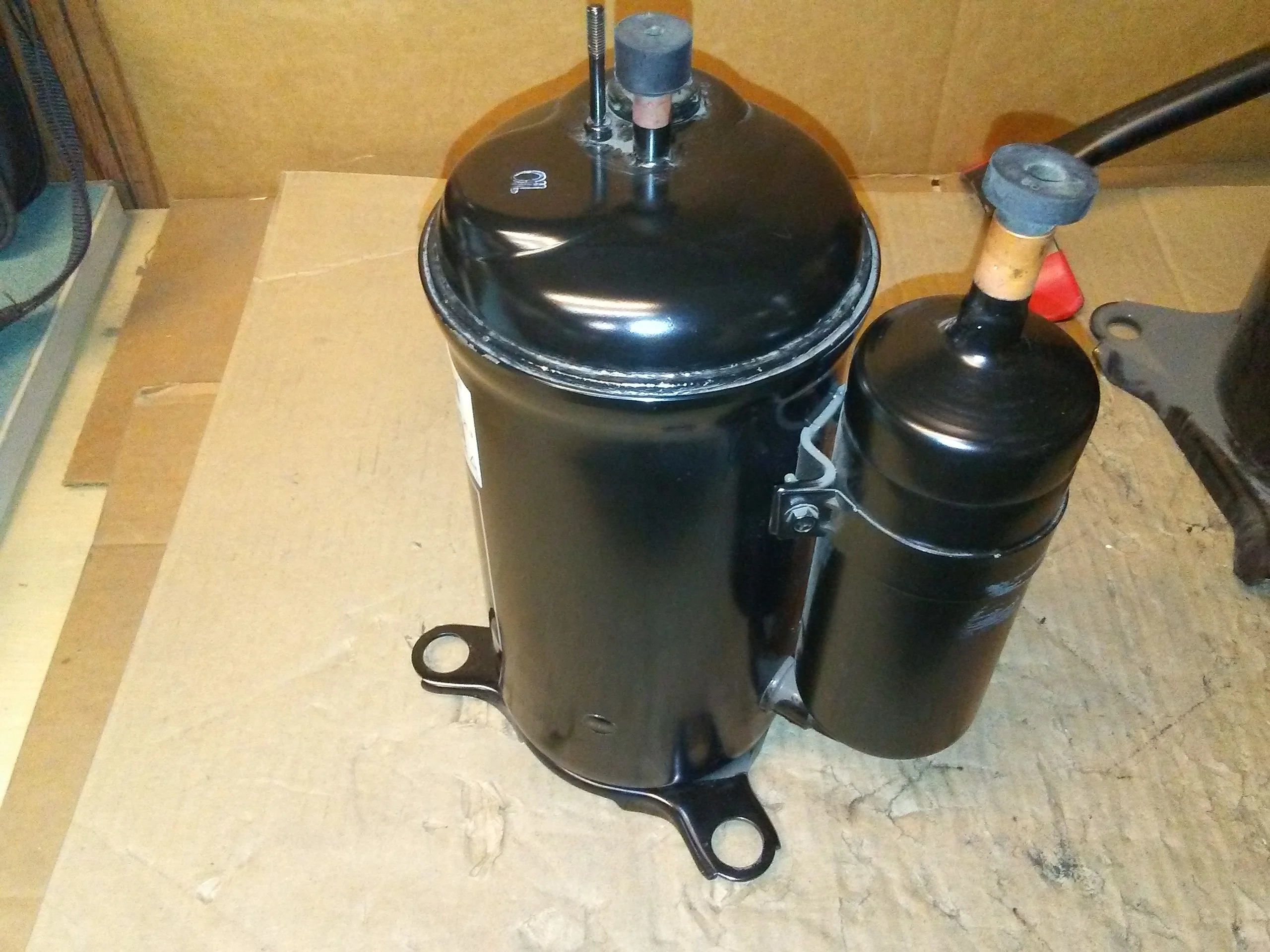 12,000 BTU AC/HP Rotary Compressor; 220-240/50/1, R-407C - Image 4