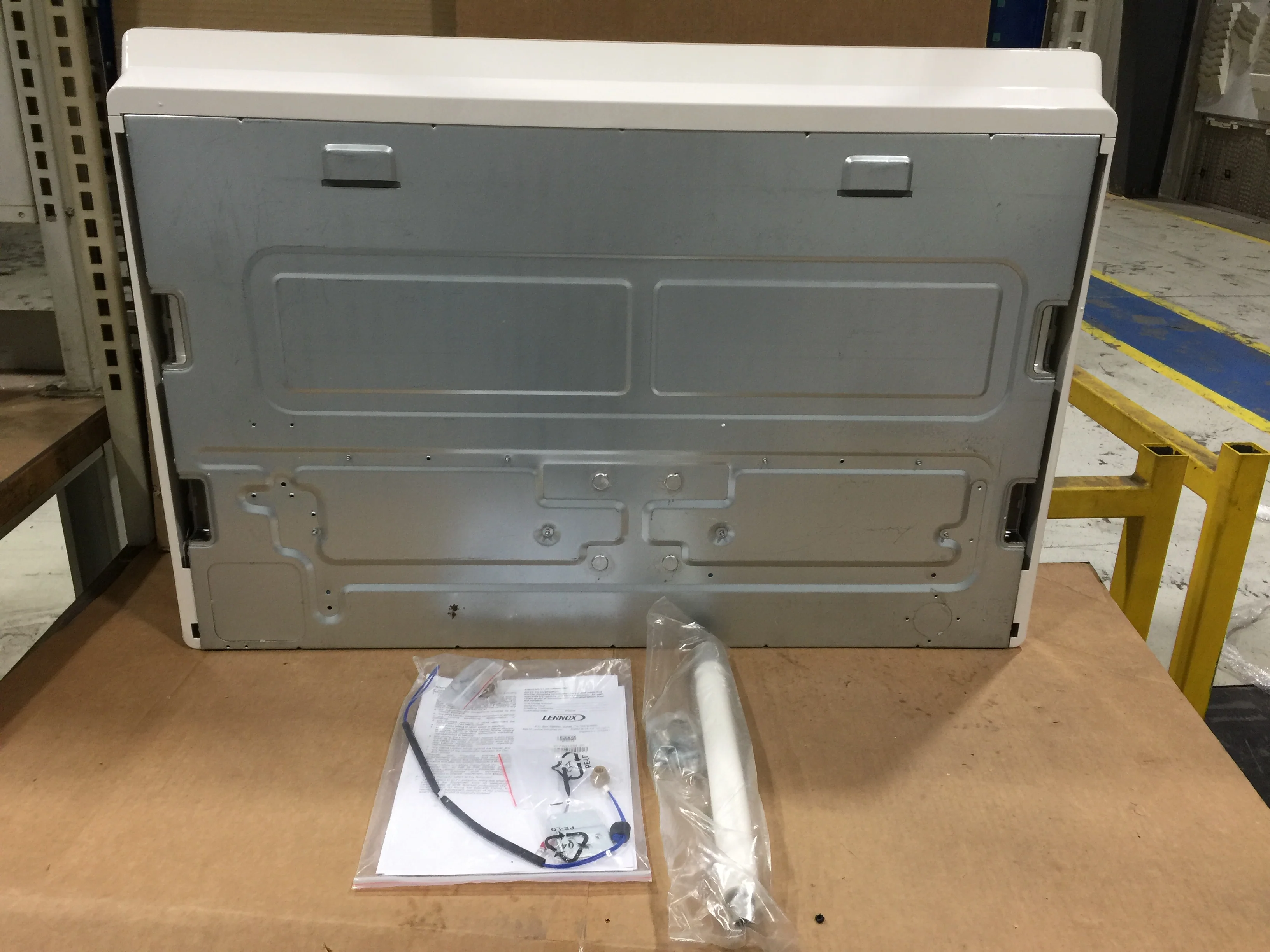 12,000 BTU Floor/Ceiling Ductless Vrf" Heat Pump & Heat Recovery Indoor Unit; 208-230/60/1 - Image 8