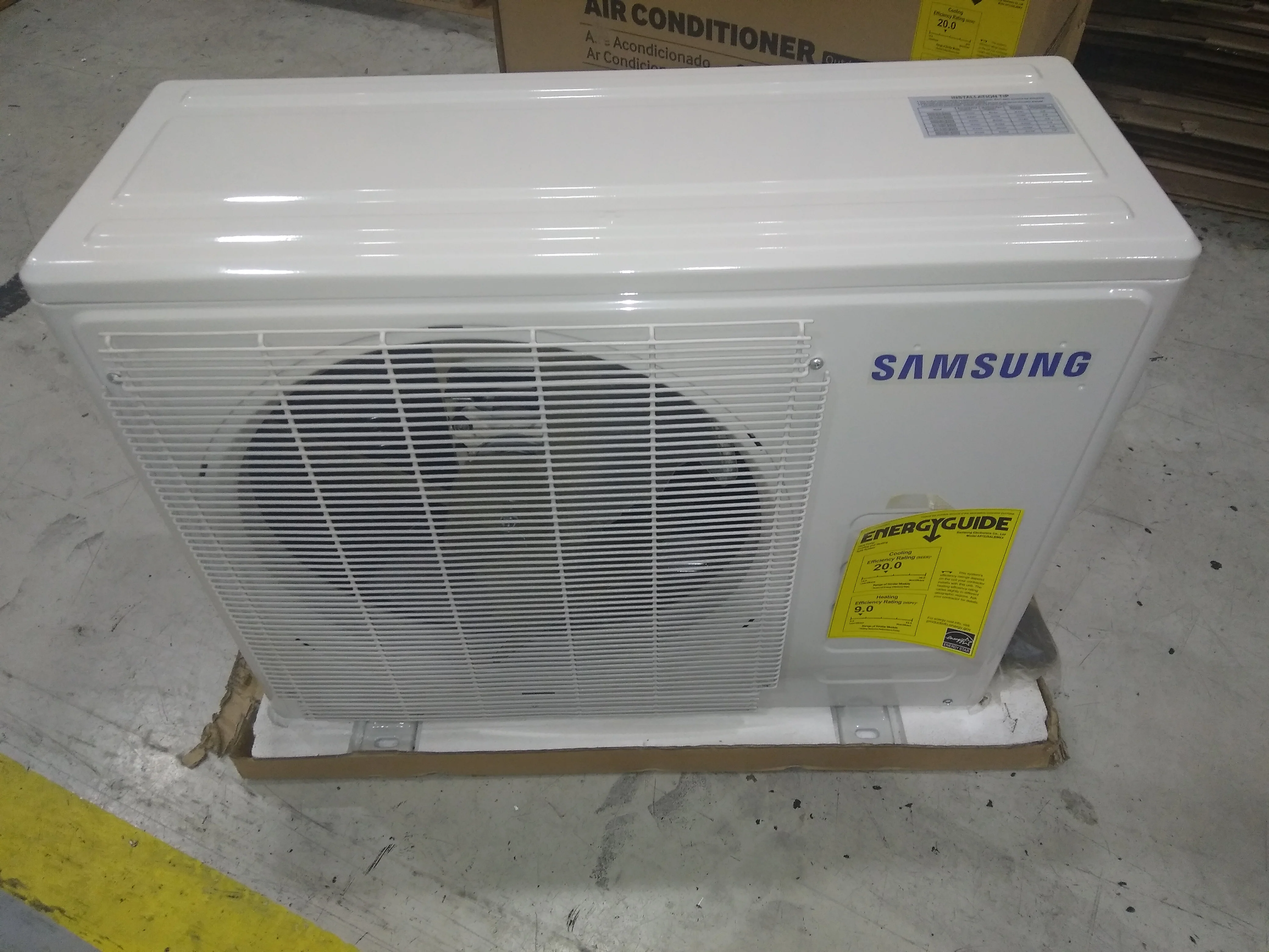 12,000 BTU Novus Series Single Zone Outdoor Mini-Split Heat Pump 115/60/1 20 Seer R-410A - Image 4