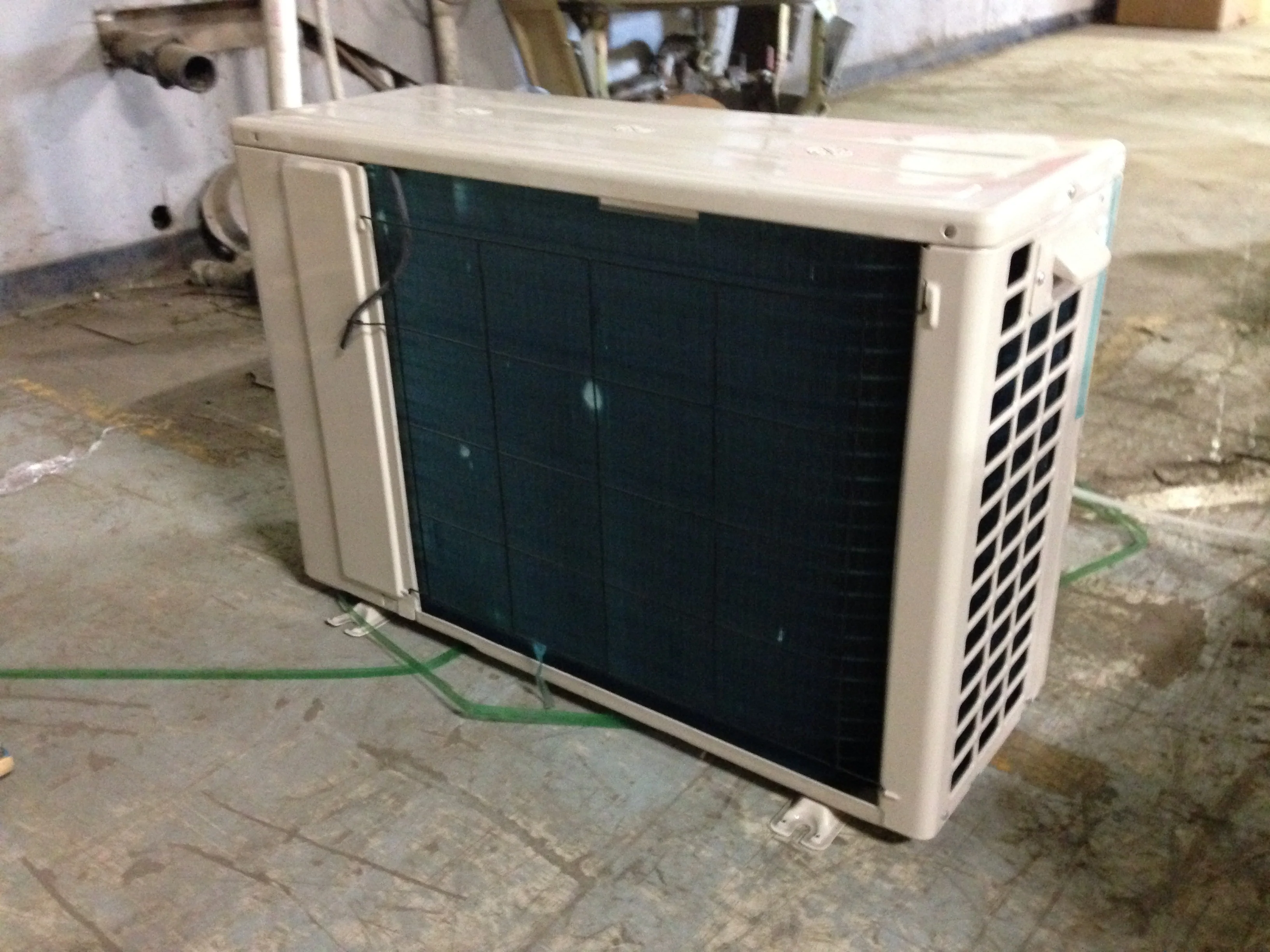 12,000 BTU Outdoor Inverter Mini-Split Air Conditioner, 20 SEER 208-230/60/1 R-410A - Image 3