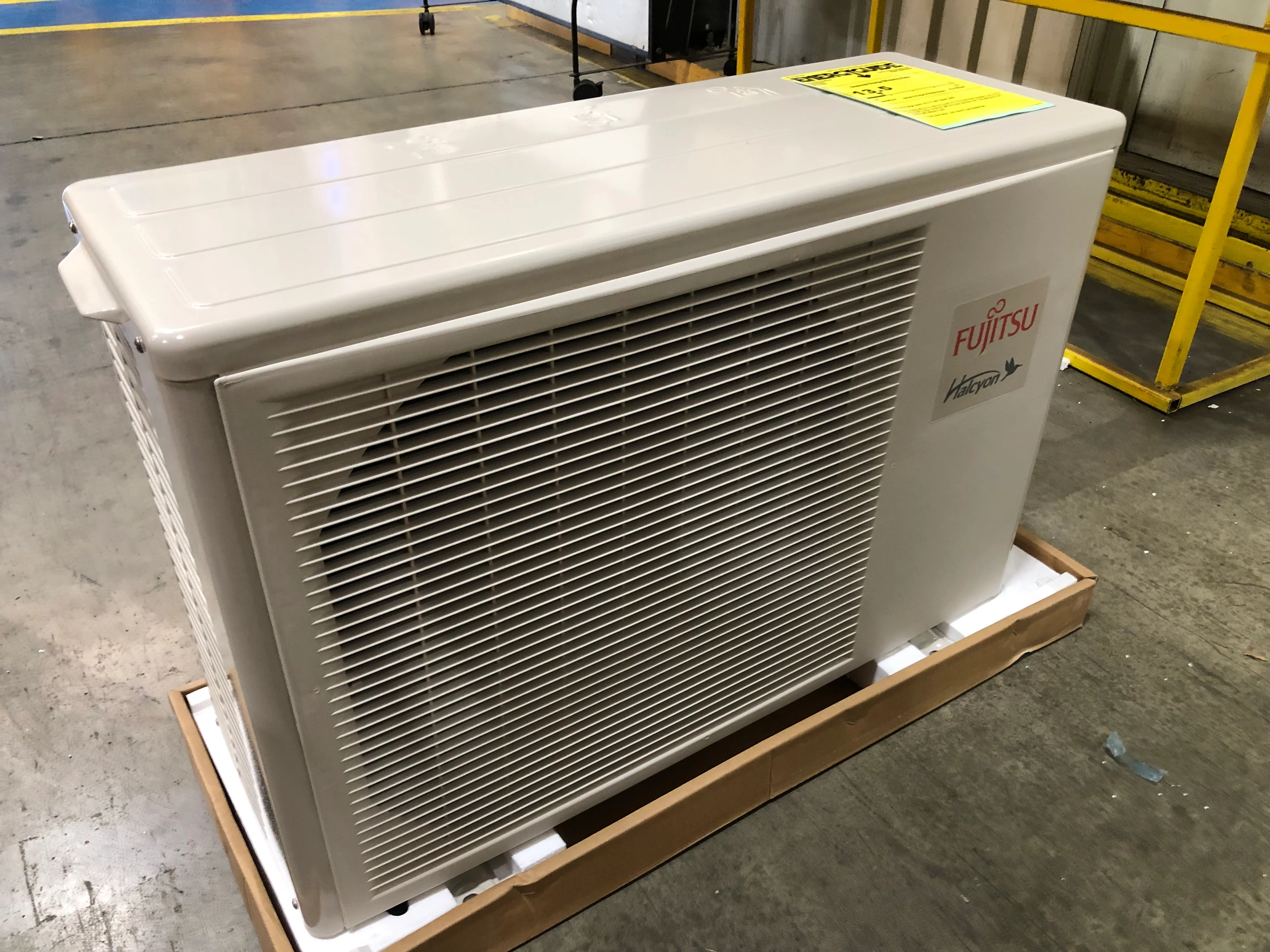 12,000 Btu Outdoor Mini-Split A/C Condenser Unit, 13 Seer 115/60/1 R-410A - Image 2