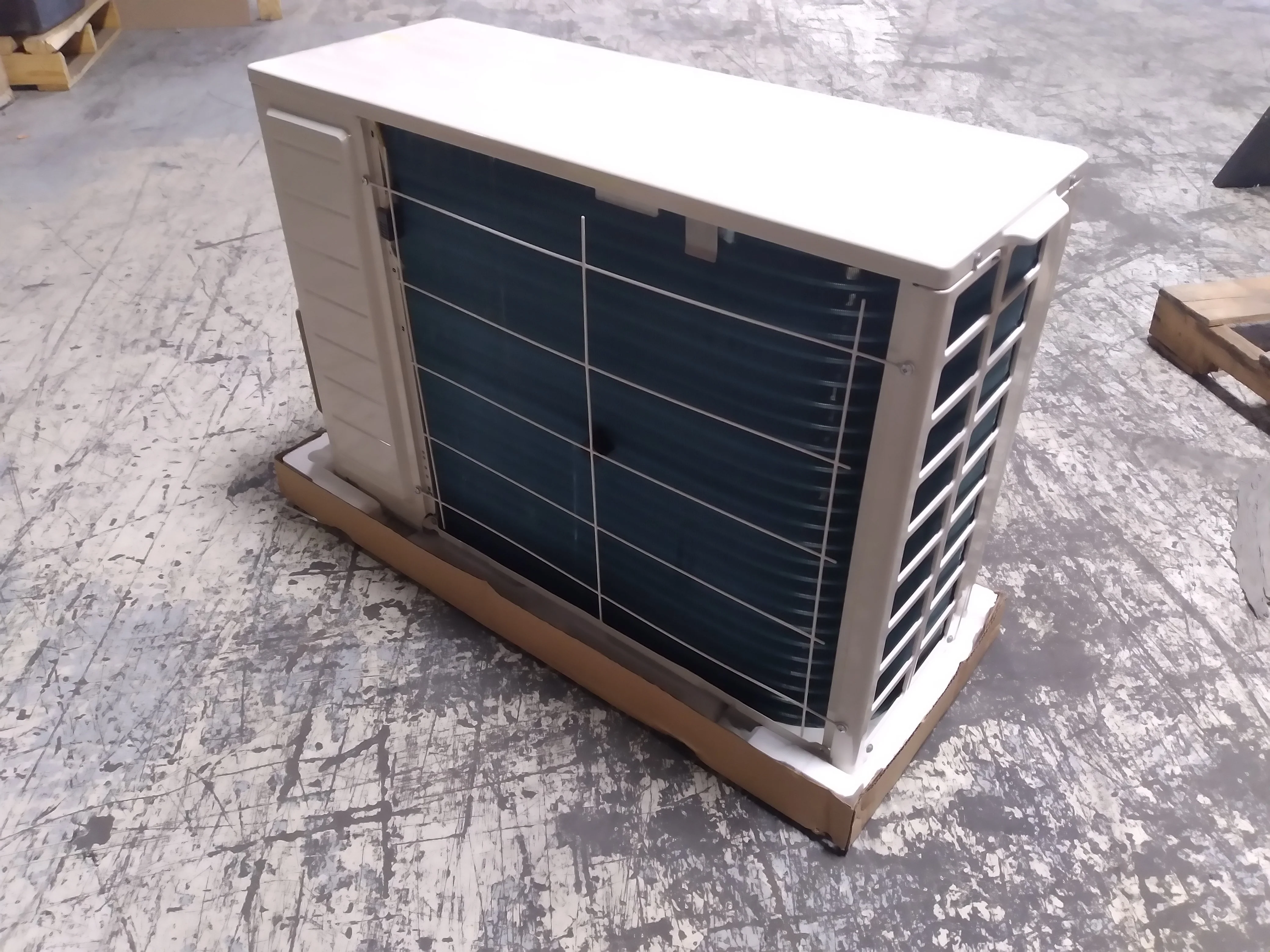12,000 BTU Single Zone Outdoor Heat Pump Inverter Mini Split, 25 Seer, 208/230-60-1, R410A - Image 4