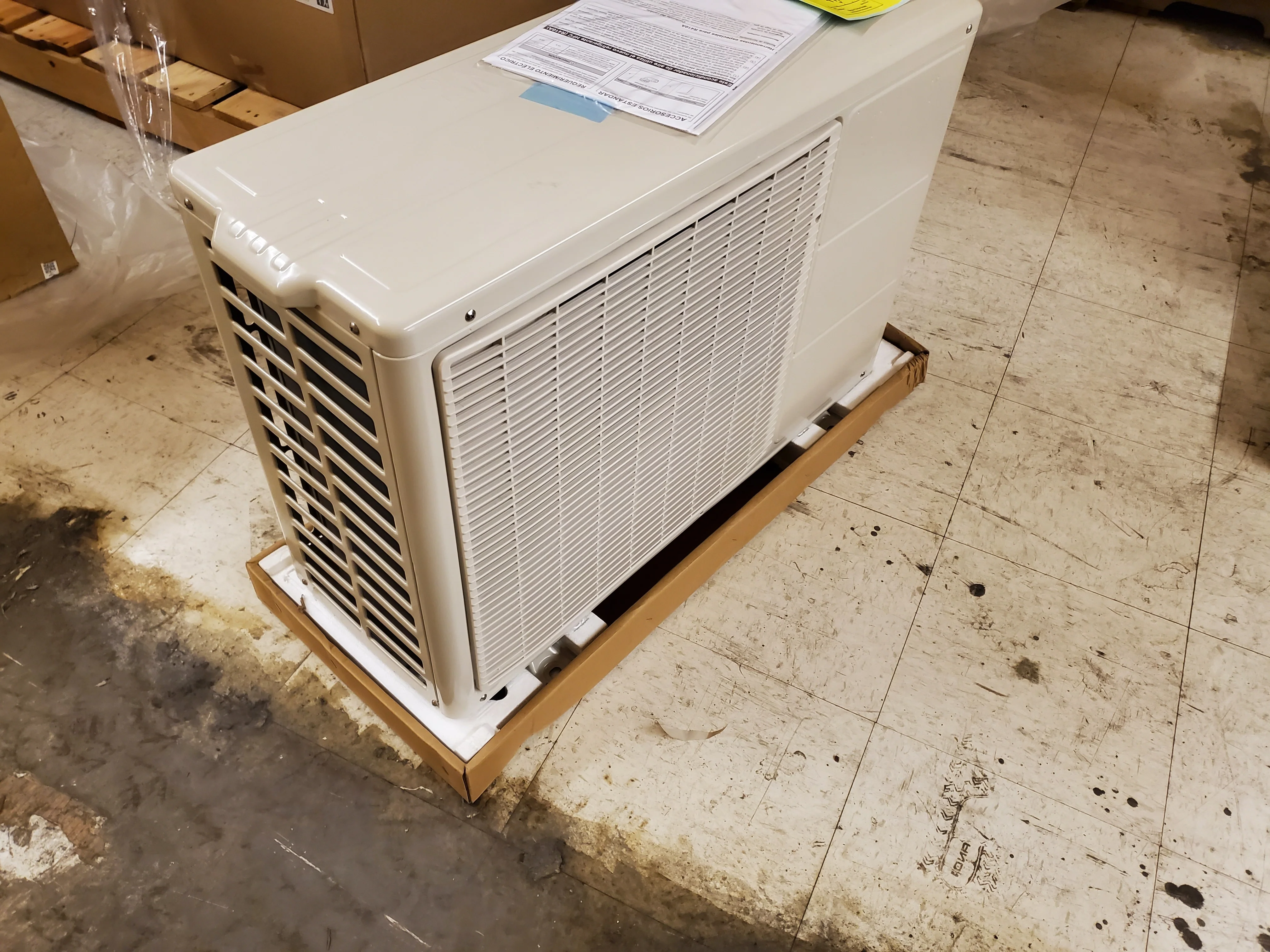 12,000 BTU Single-Zone Inverter Outdoor Mini-Split Heat Pump Unit, 208-230/60/1 R-410A 22 SEER - Image 3