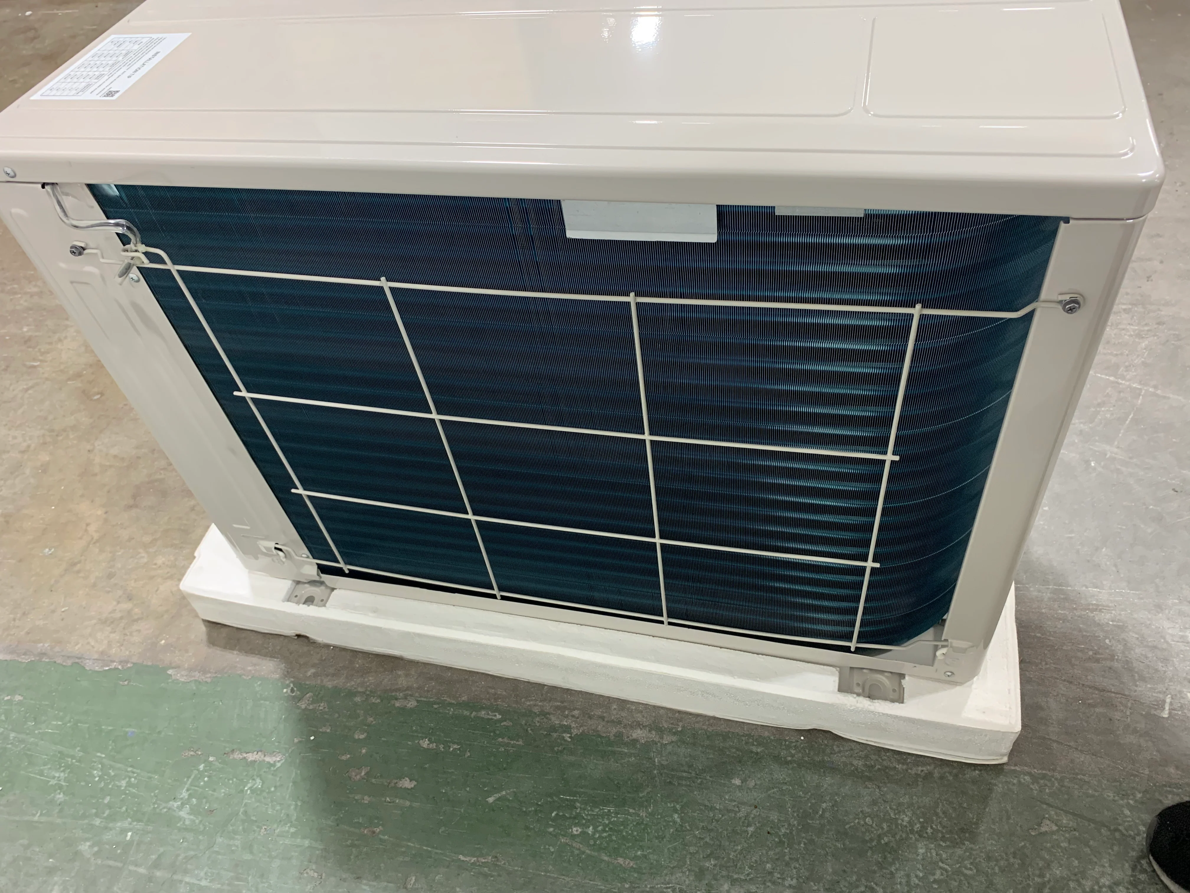 12,000/13,600 BTU Outdoor Heat Pump Mini Split Unit, 19.5 Seer 208-230/60/1 R410A - Image 3