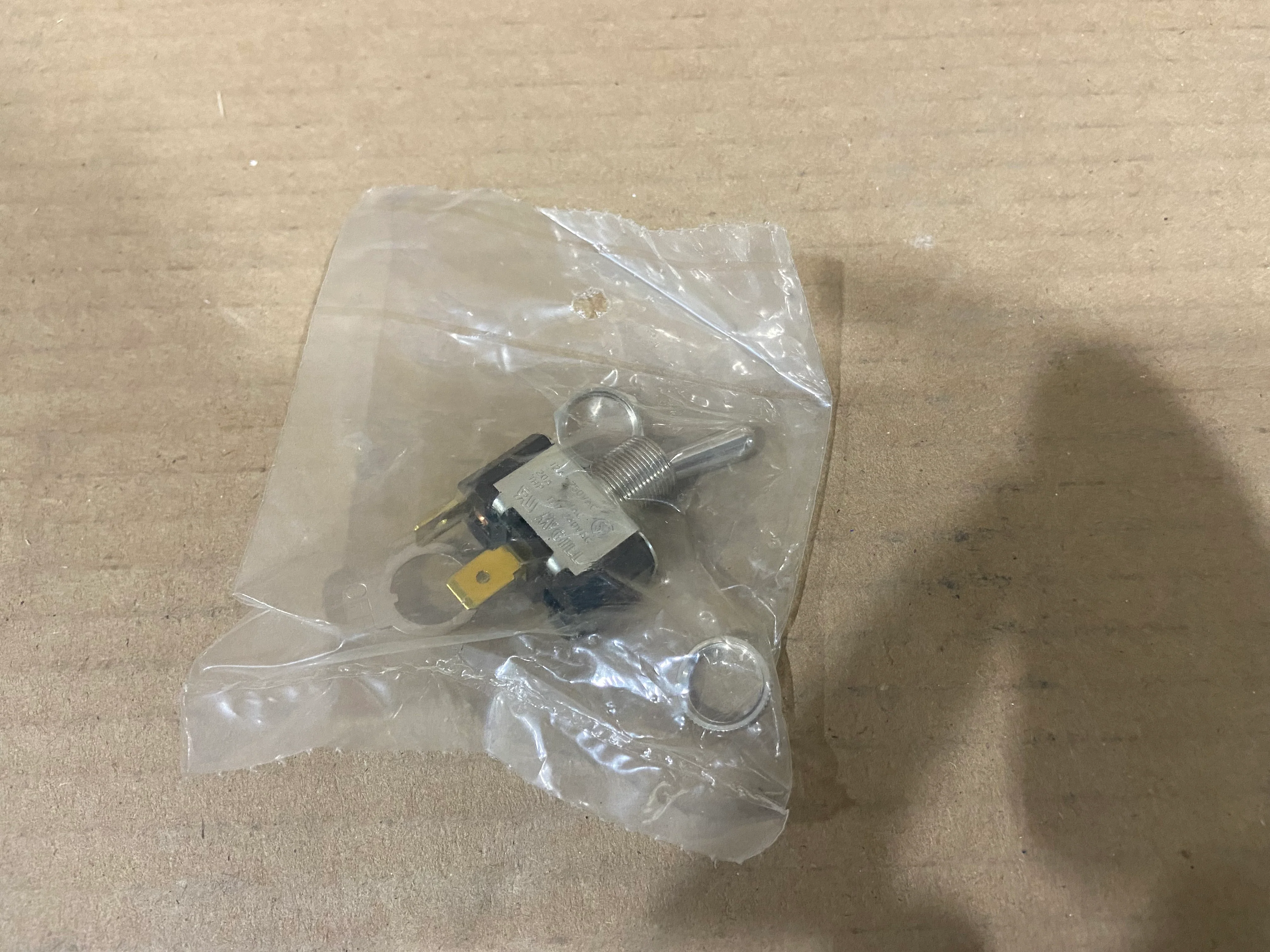 120-250 VAC ON/OFF TOGGLE SWITCH