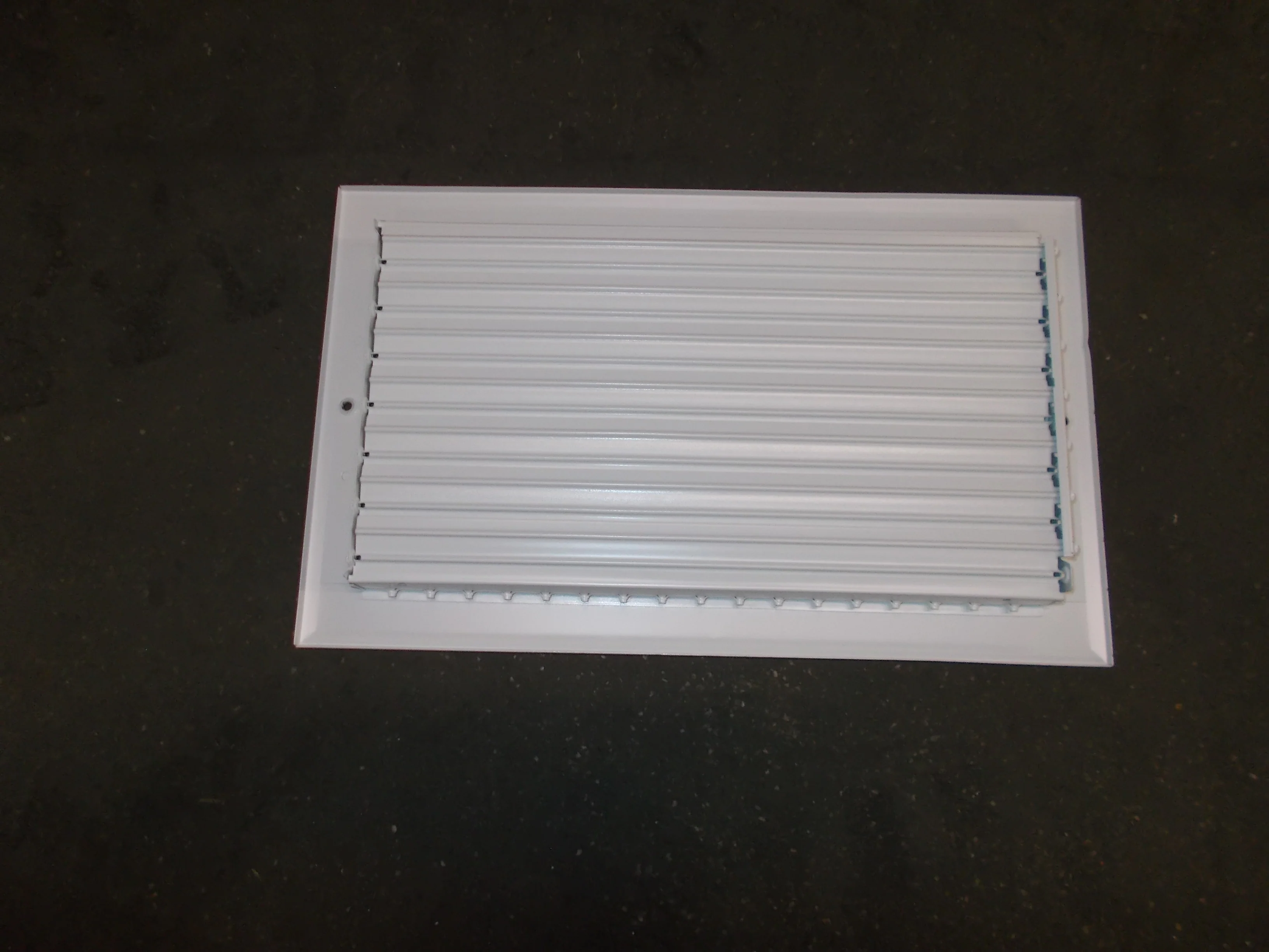 14" X 8" ALUMINUM/WHITE SIDEWALL REGISTER - Image 2