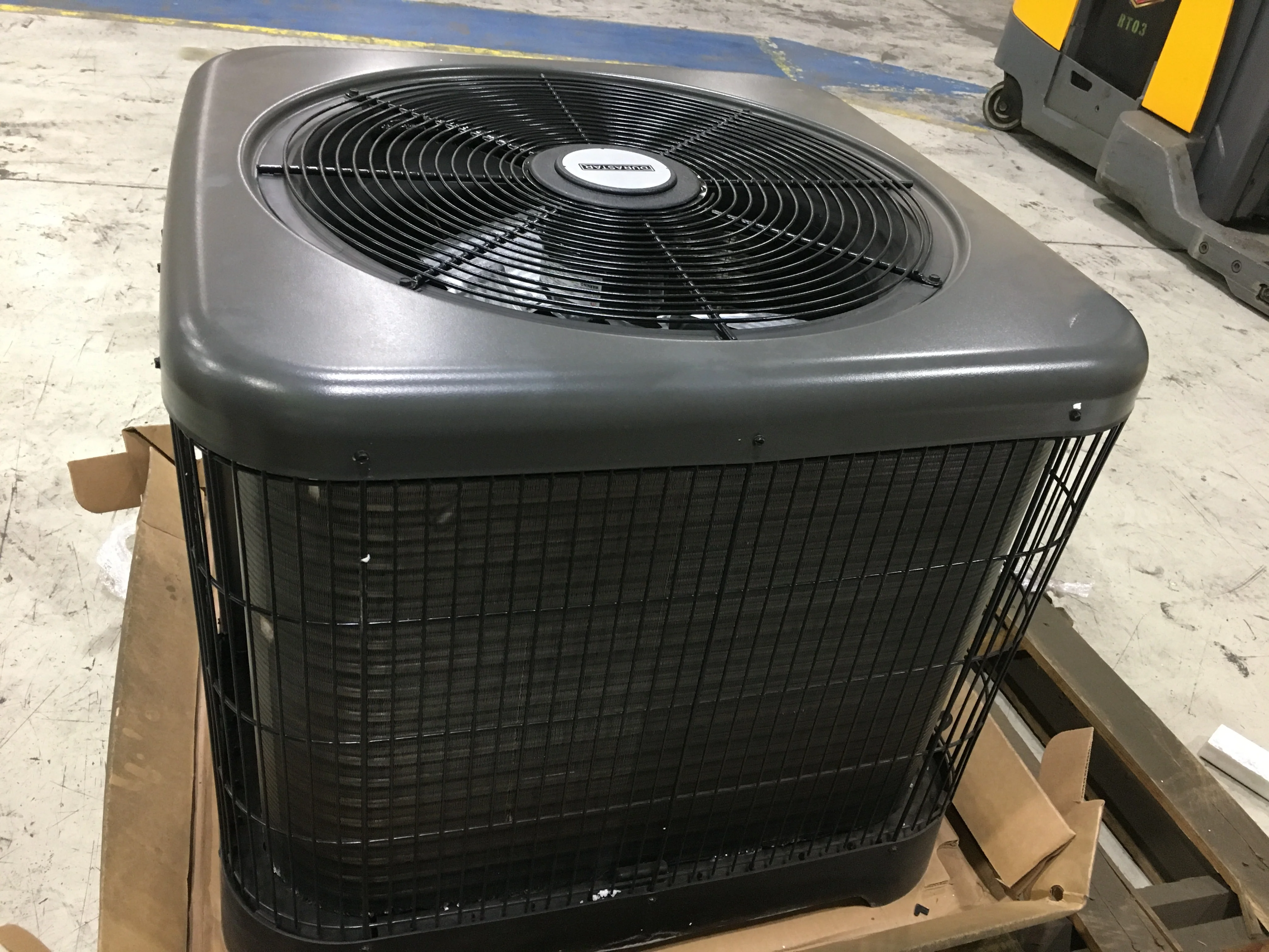 1.5 Ton Split System Heat Pump 208-230/60/1 15 Seer R-410A - Image 4