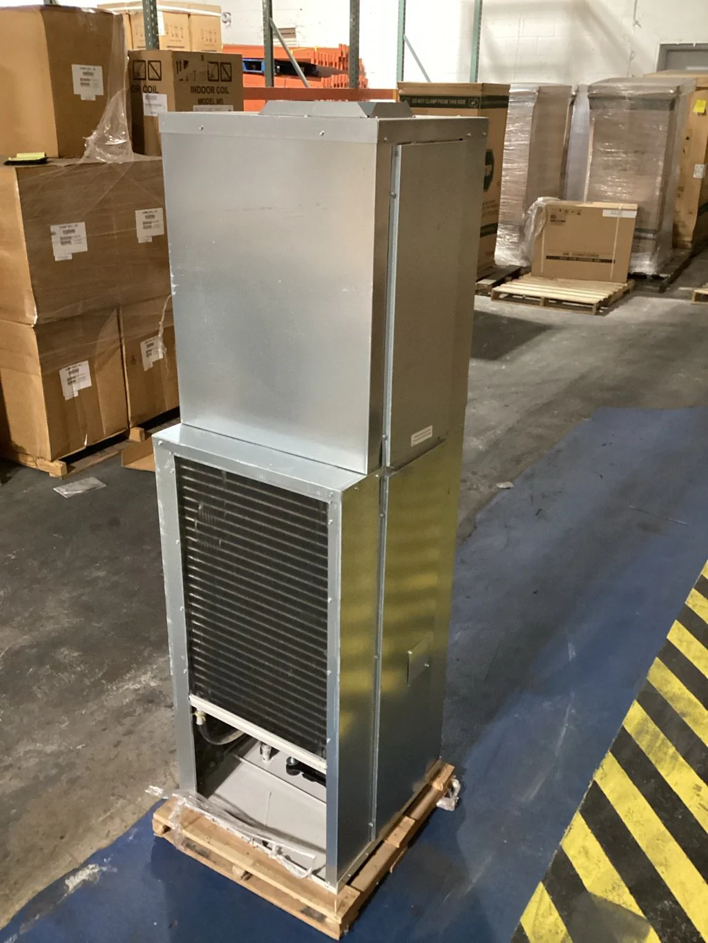 1.5 Ton Vertical Through-The-Wall Package Heat Pump With 5 Kw Heat 208-230/60/1 R-410A EER 11 - Image 3