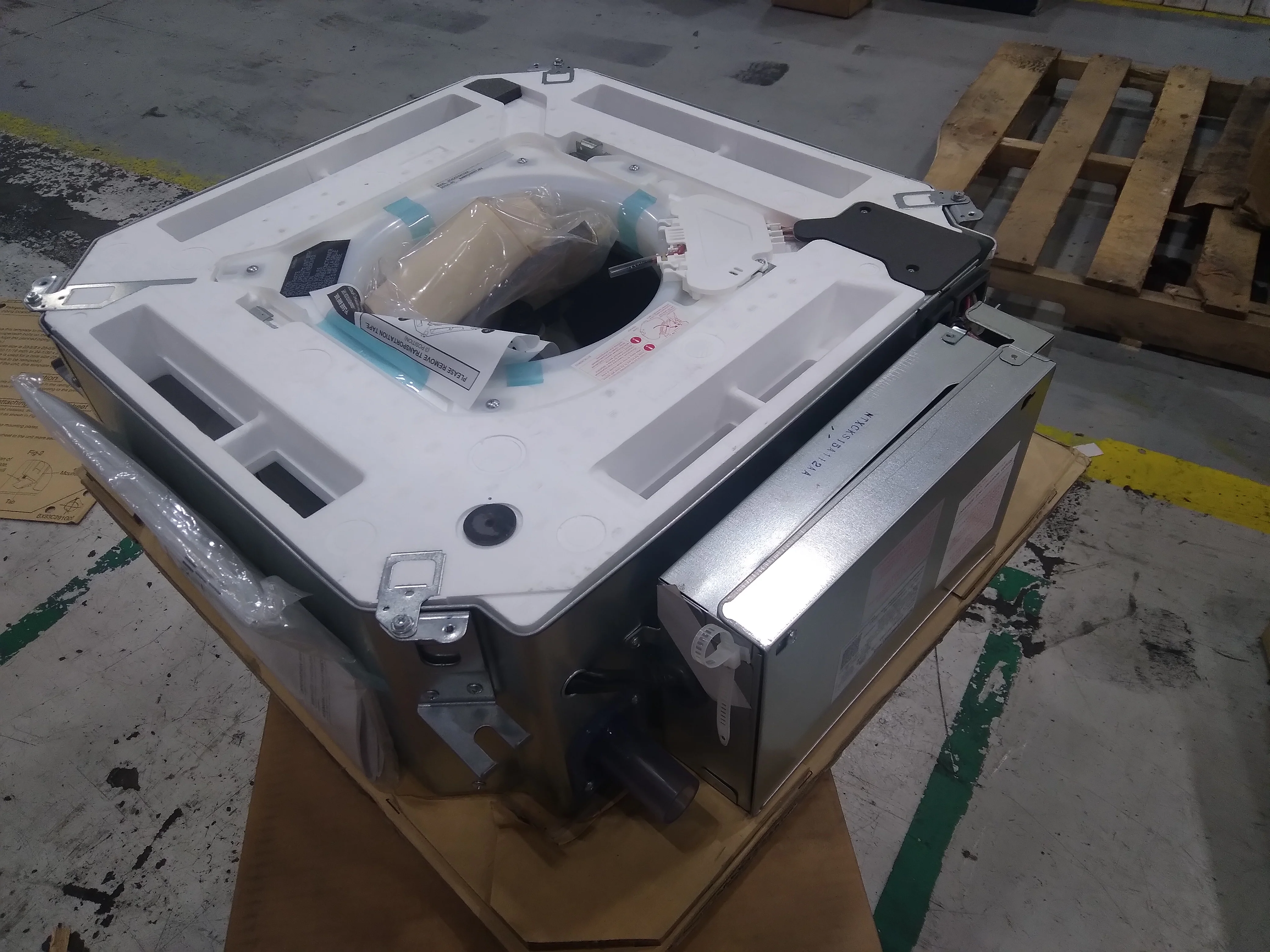 15,000 Btu Single Zone Cassette Inverter Heat Pump Mini Split , 18 Seer 208-230/60/1 R-410A - Image 3