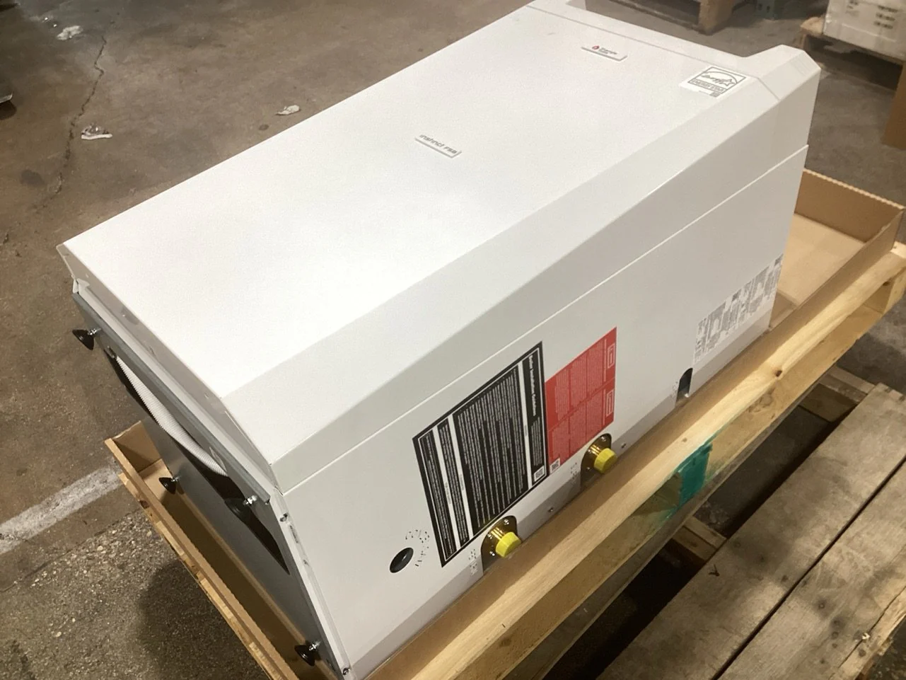 155,000 BTU Condensing Natural Gas Hot Water Boiler 95% AFUE, 120/60/1 - Image 2