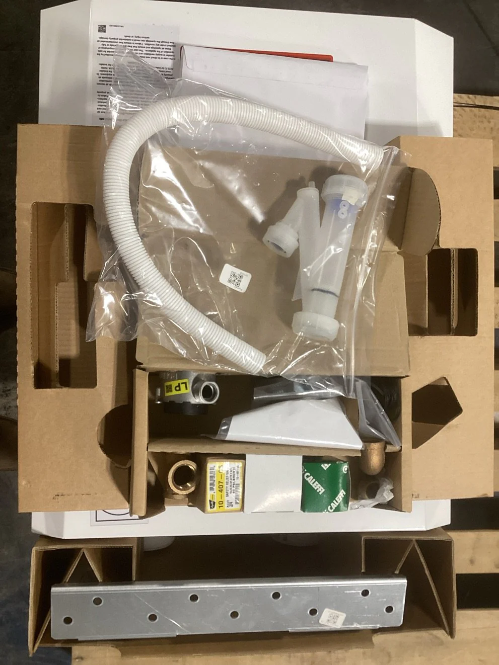 155,000 BTU Condensing Natural Gas Hot Water Boiler 95% AFUE, 120/60/1 - Image 4