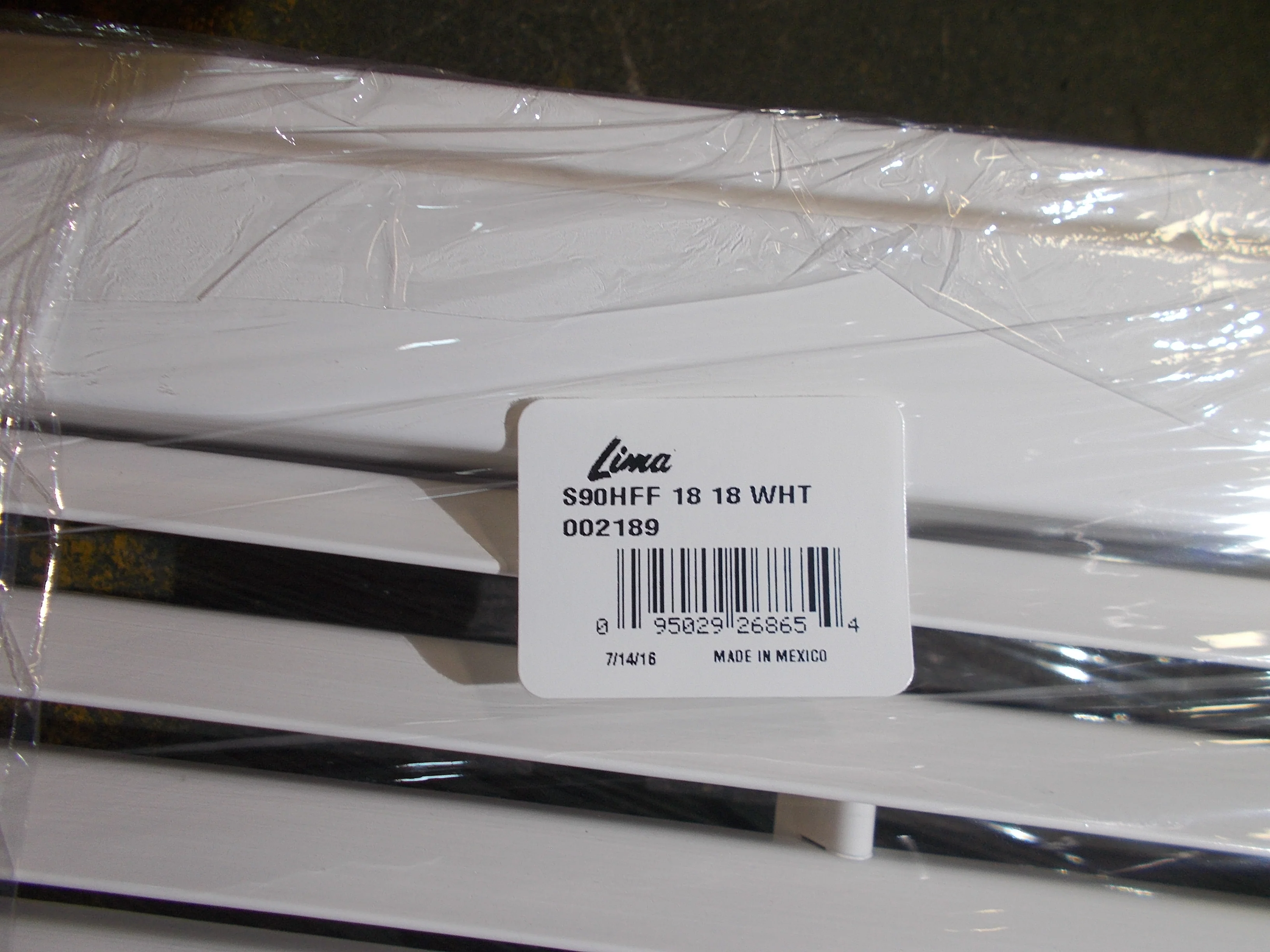 18" X 18" WHITE STEEL FIXED BAR HORIZONTAL GRILLE - Image 3