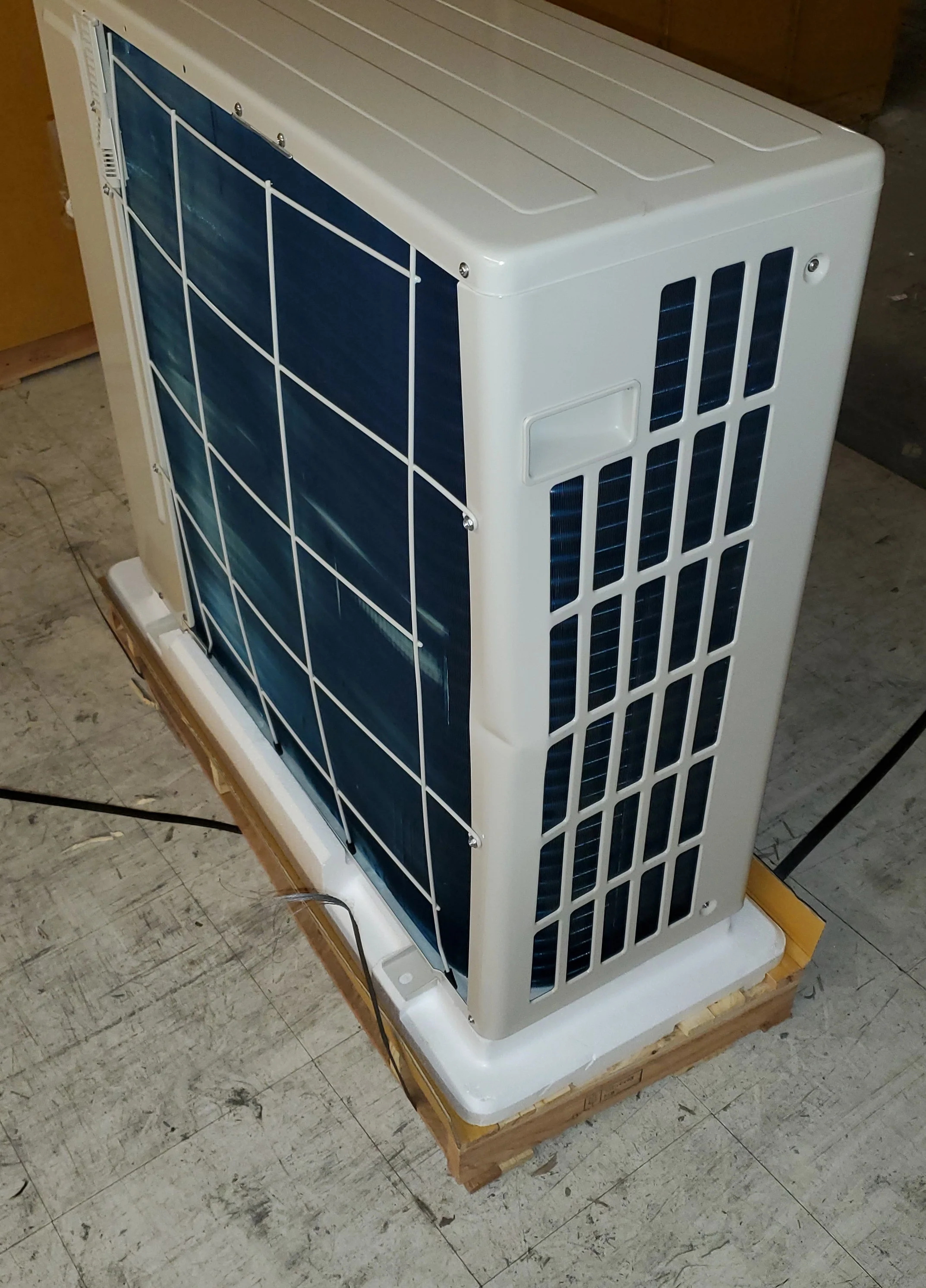 18,000 BTU Classic Series Single-Zone Inverter Outdoor Mini-Split Heat Pump Unit - Image 4