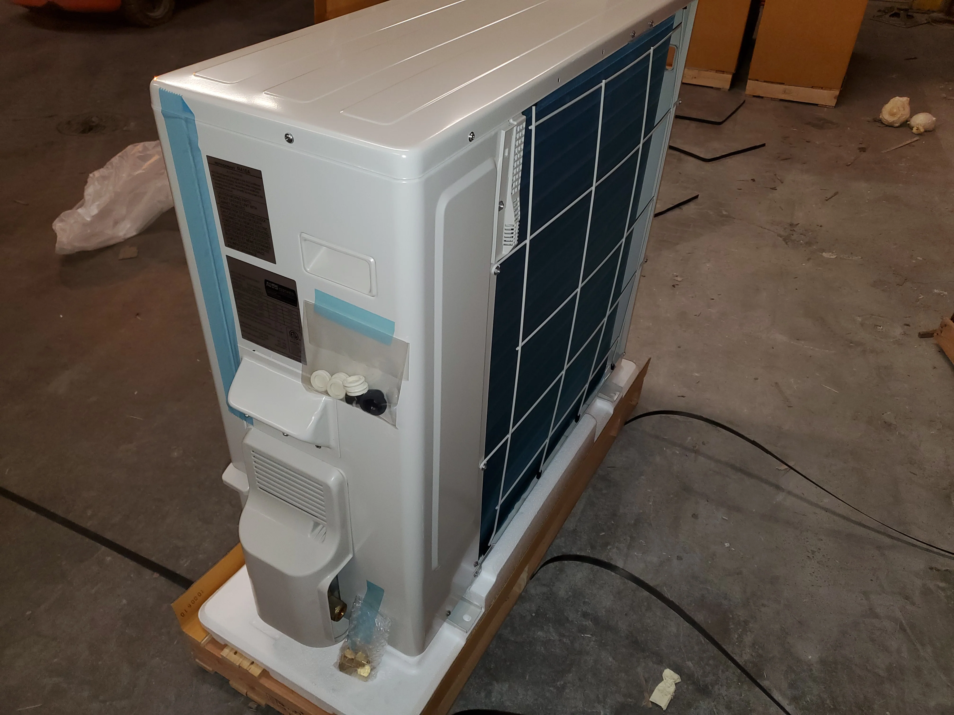18,000 BTU "Classic Plus" Series 1-Zone Inverter OD Mini-Split HP Unit, 208-230/60/1 R-410A 22 SEER - Image 4