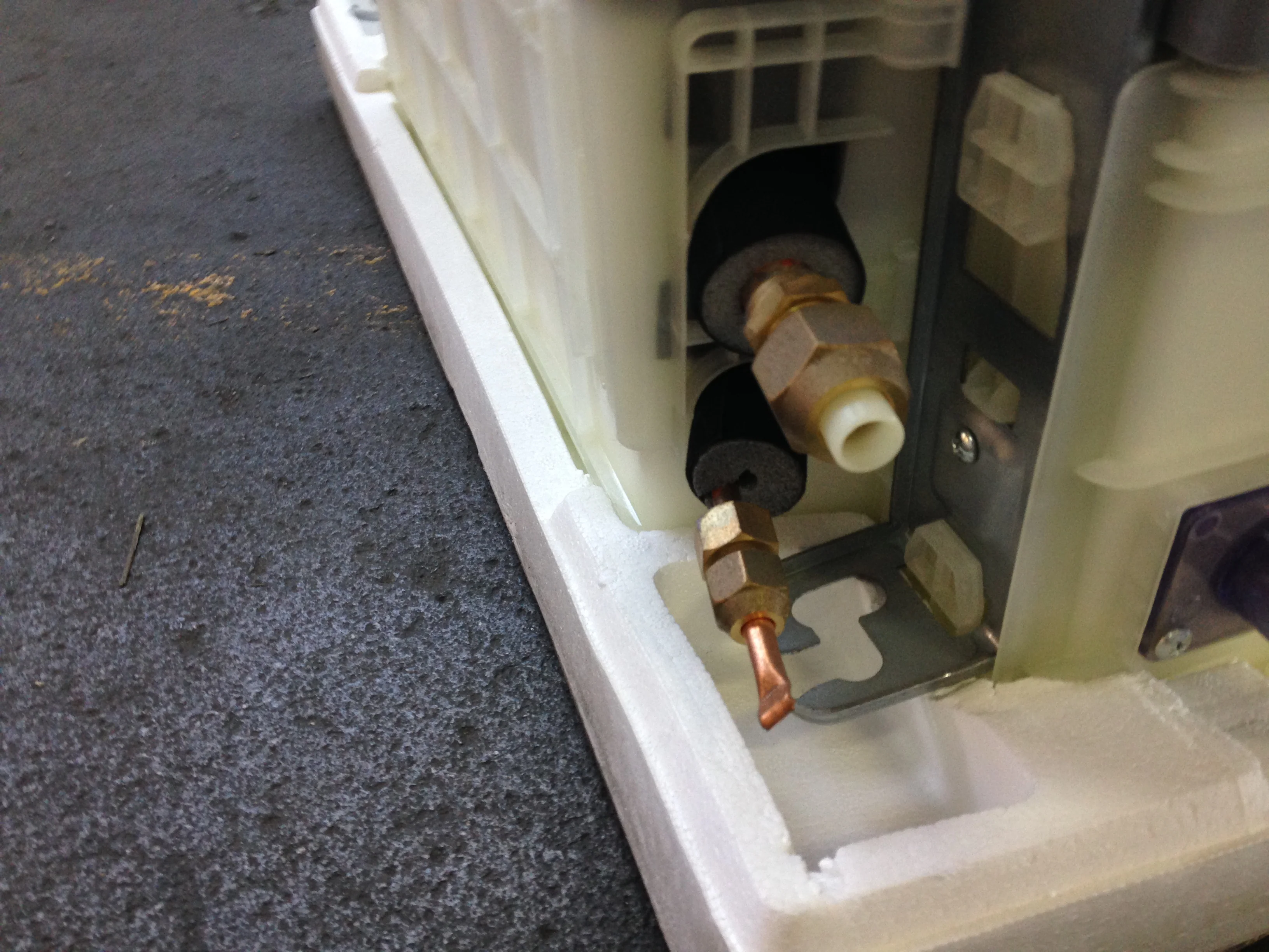 18,000 BTU Indoor Mini 4-Way Cassette Heat Pump Unit, 208-230/60/1 R-410A 260-380 CFM - Image 4