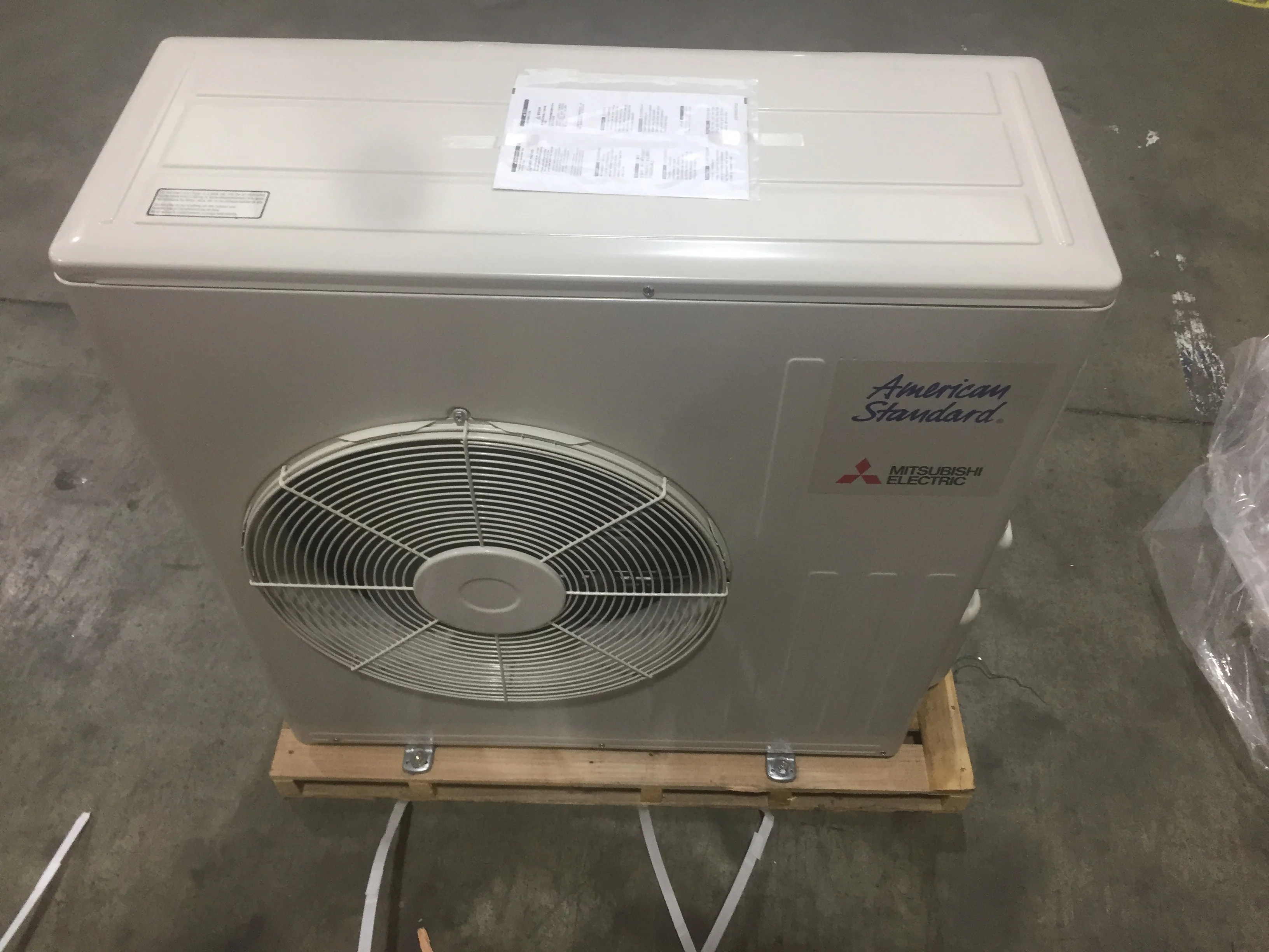 18,000 BTU Single-Zone Outdoor Inverter Heat Pump Mini-Split Unit 208-230/60/1 R-410A - Image 4