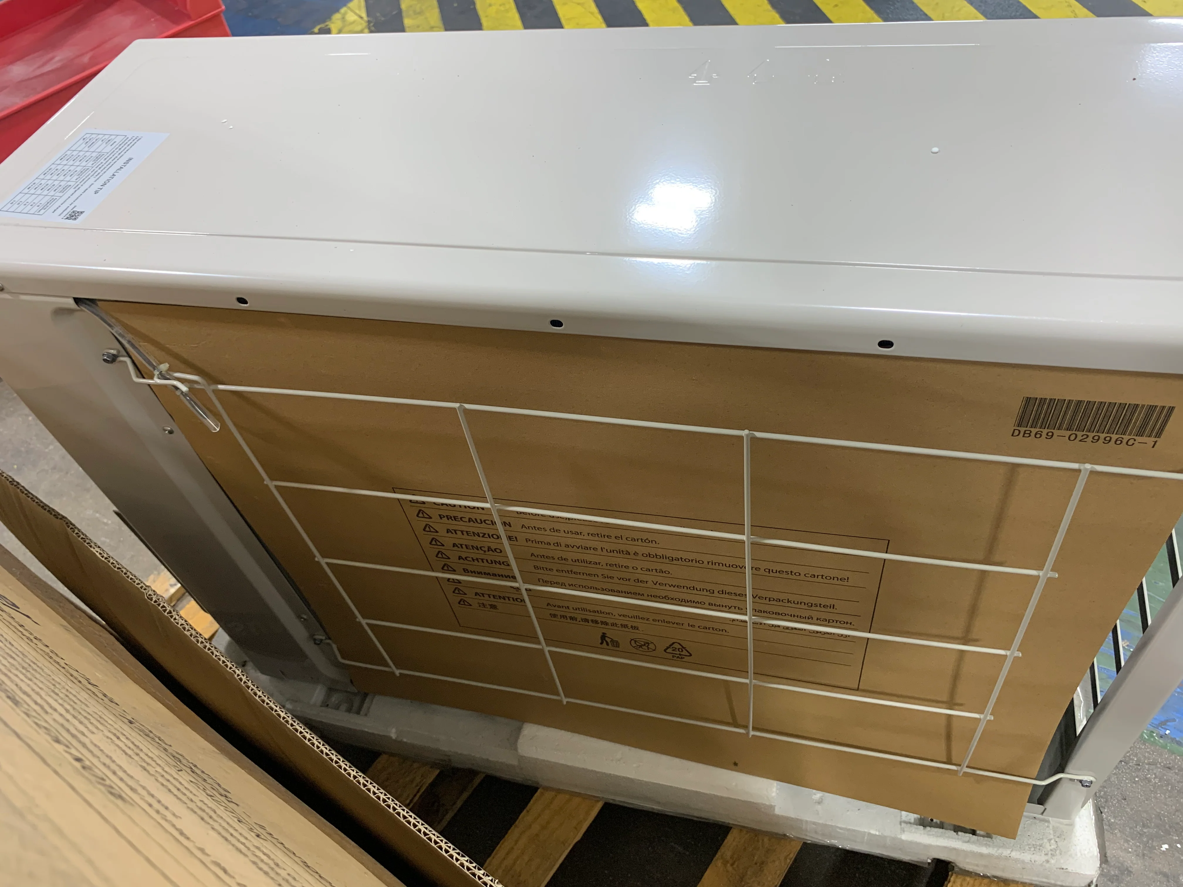 18,000/21,000 BTU Outdoor Heat Pump Mini Split Unit, 17 Seer 208-230/60/1 R410A - Image 3