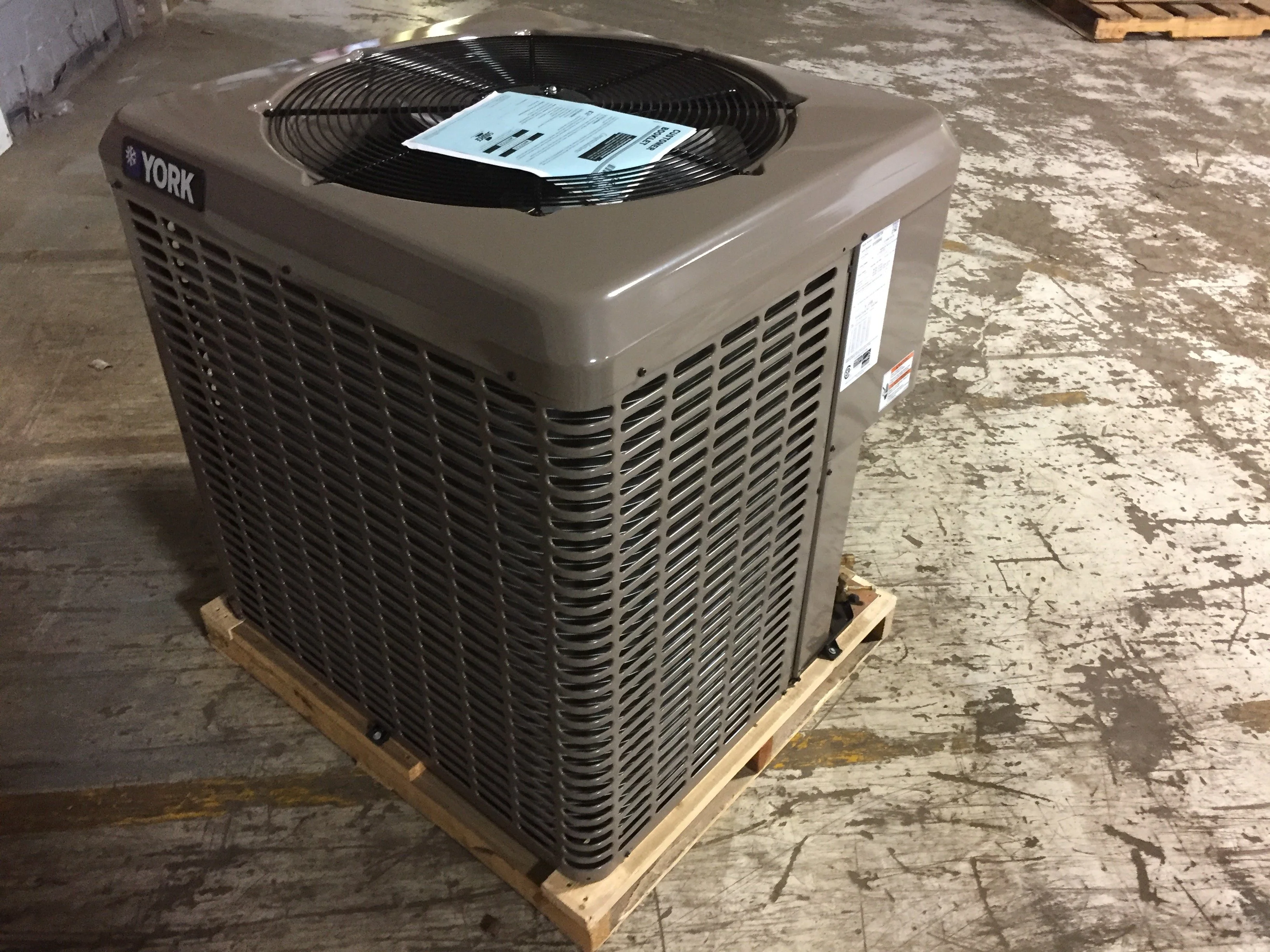 2.5 Ton Split-System Air Conditioner, 17 Seer 208-230/60/1 R-410A - Image 7