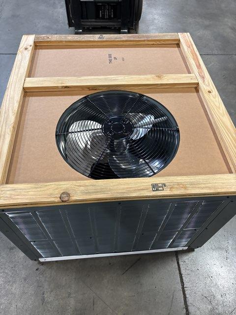 2.5 Ton Ultra Low NOx 1-Stg Convertible Natural G/E Packaged Unit, 13.4 SEER2, 208-230/60/1, R410A - Image 5
