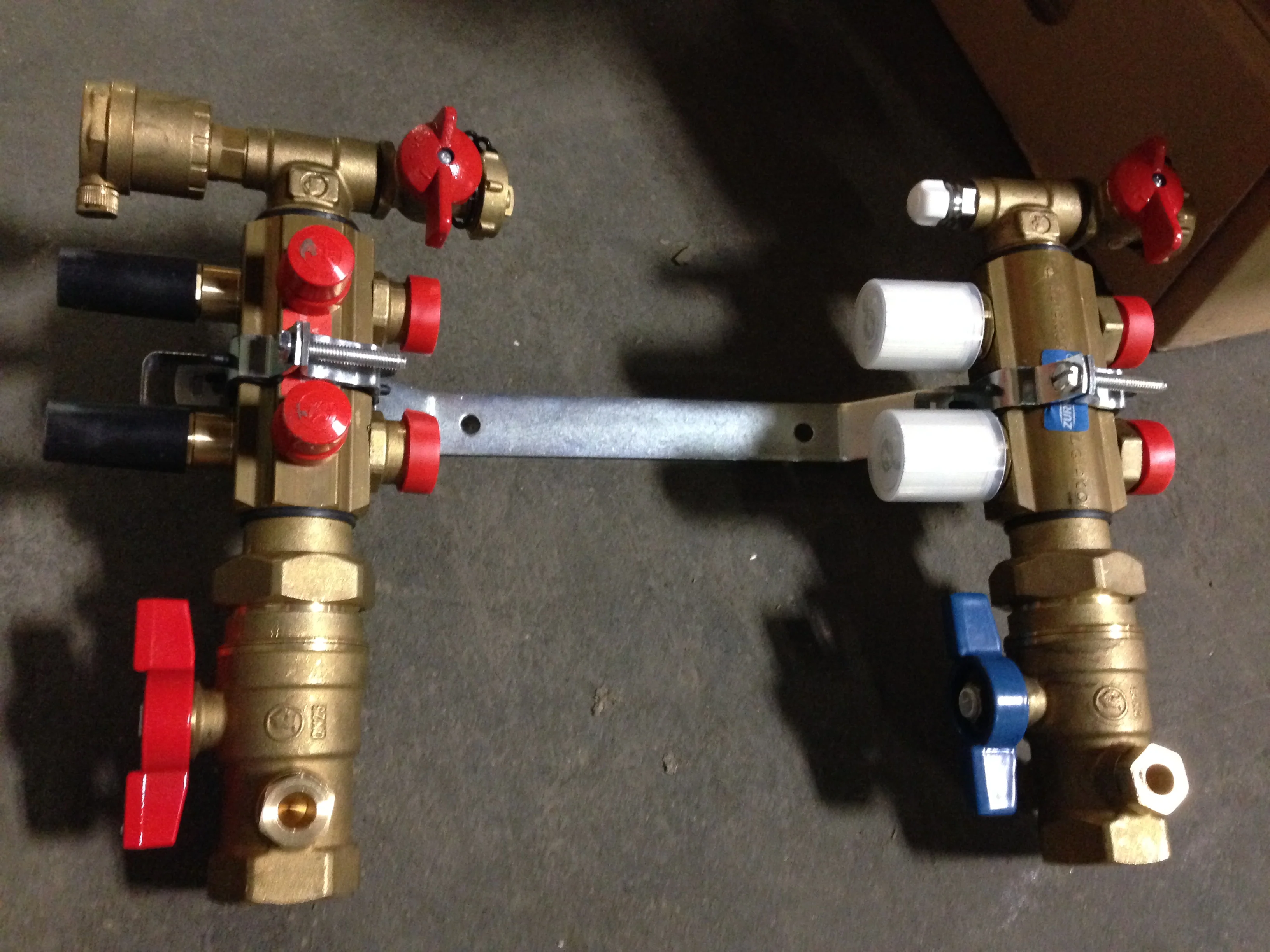2 PORT ACCUFLOW PREASSEMBLED RADIANT HEATING MANIFOLD - Image 2