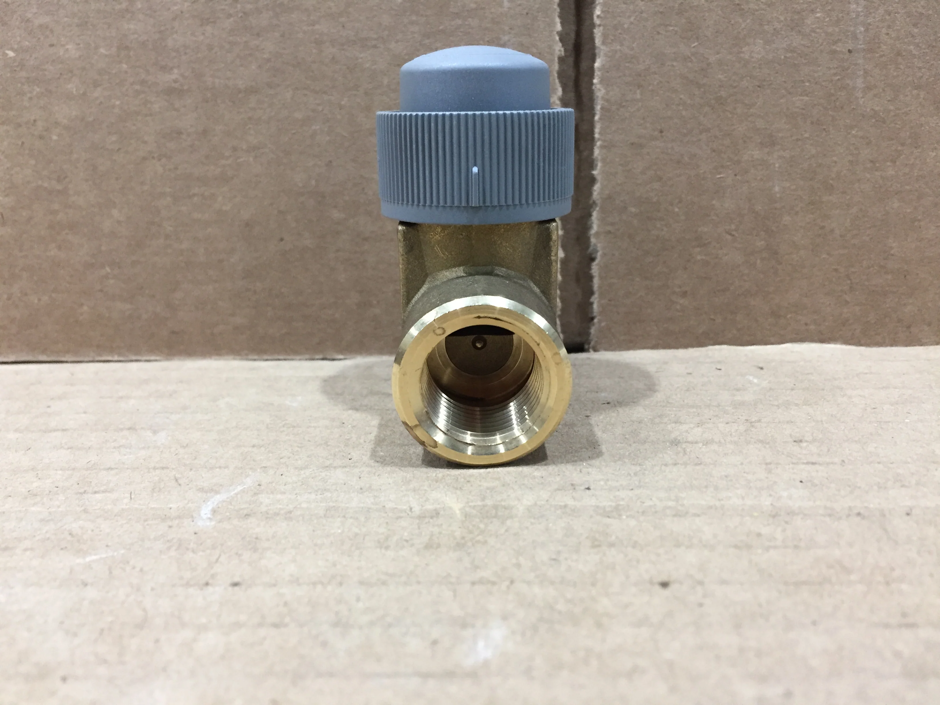 2 WAY VALVE, 3/4" FEMALE THREADS - Image 2