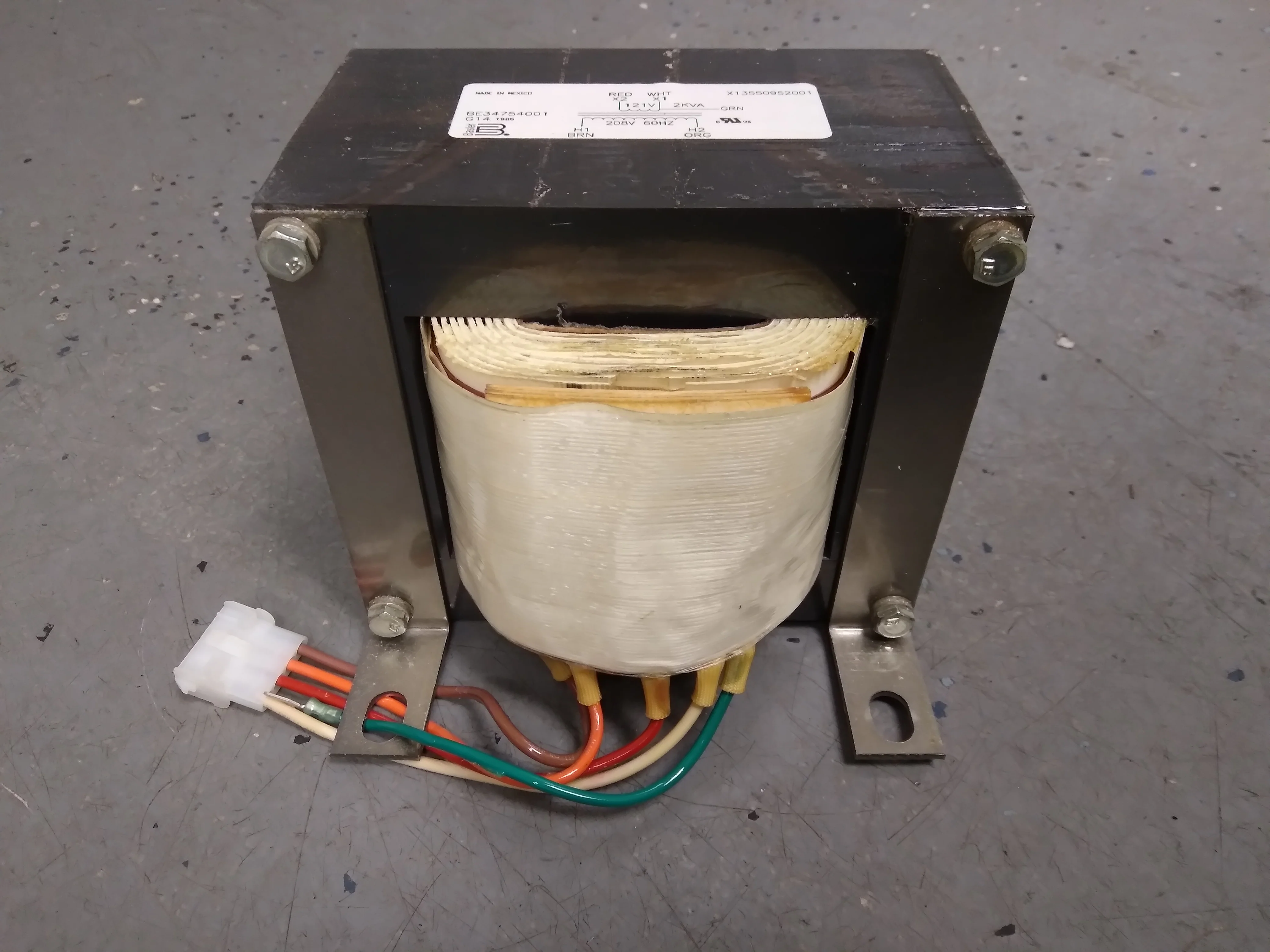 2000 VA Transformer, 208 Primary and 121 Secondary, 60 Hertz