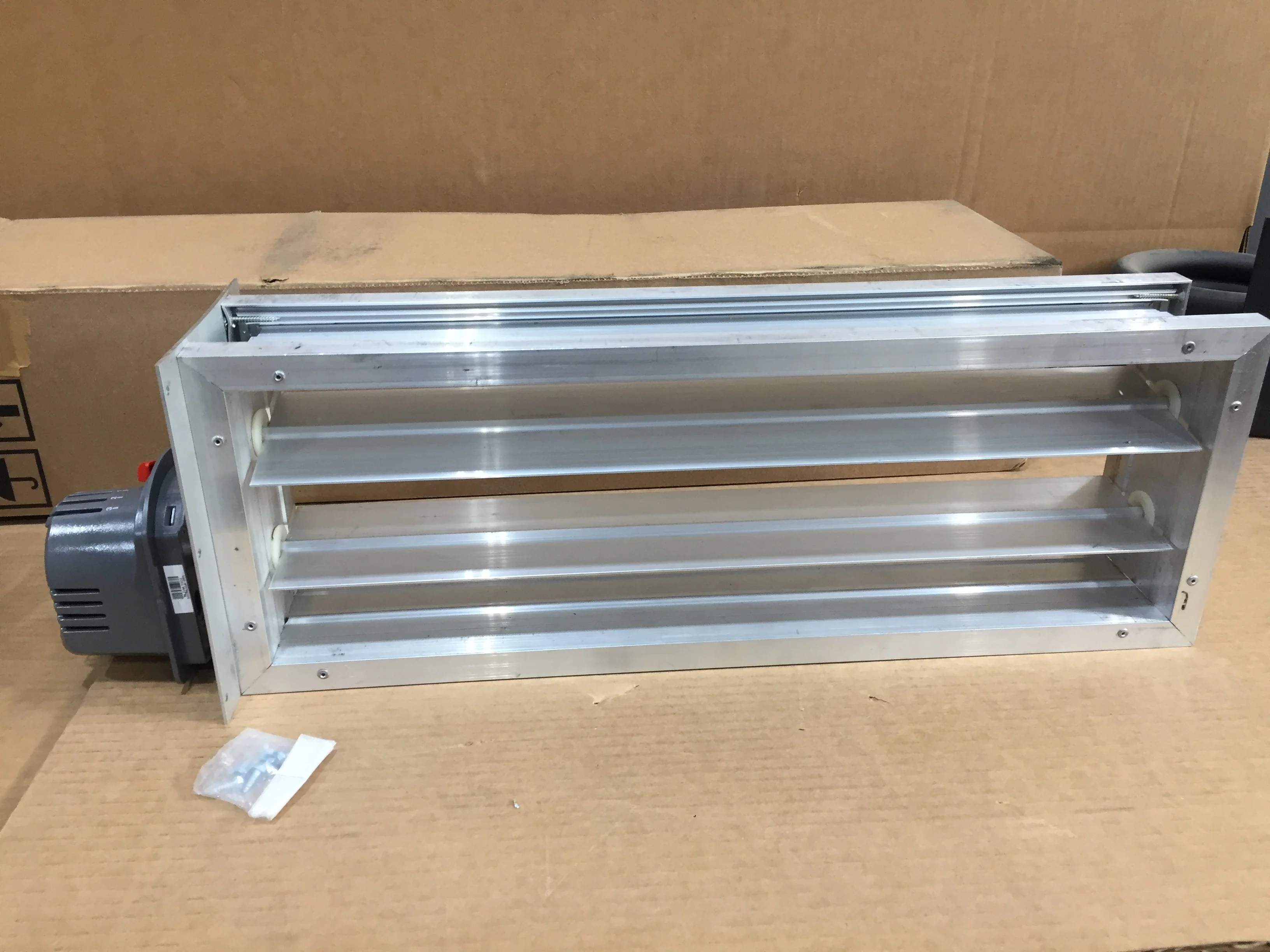 22" X 8" Truezone Damper Automatic Controlled Motorized 24 Volt Spring-Return Motor 24Vac/60Hz/8W - Image 2