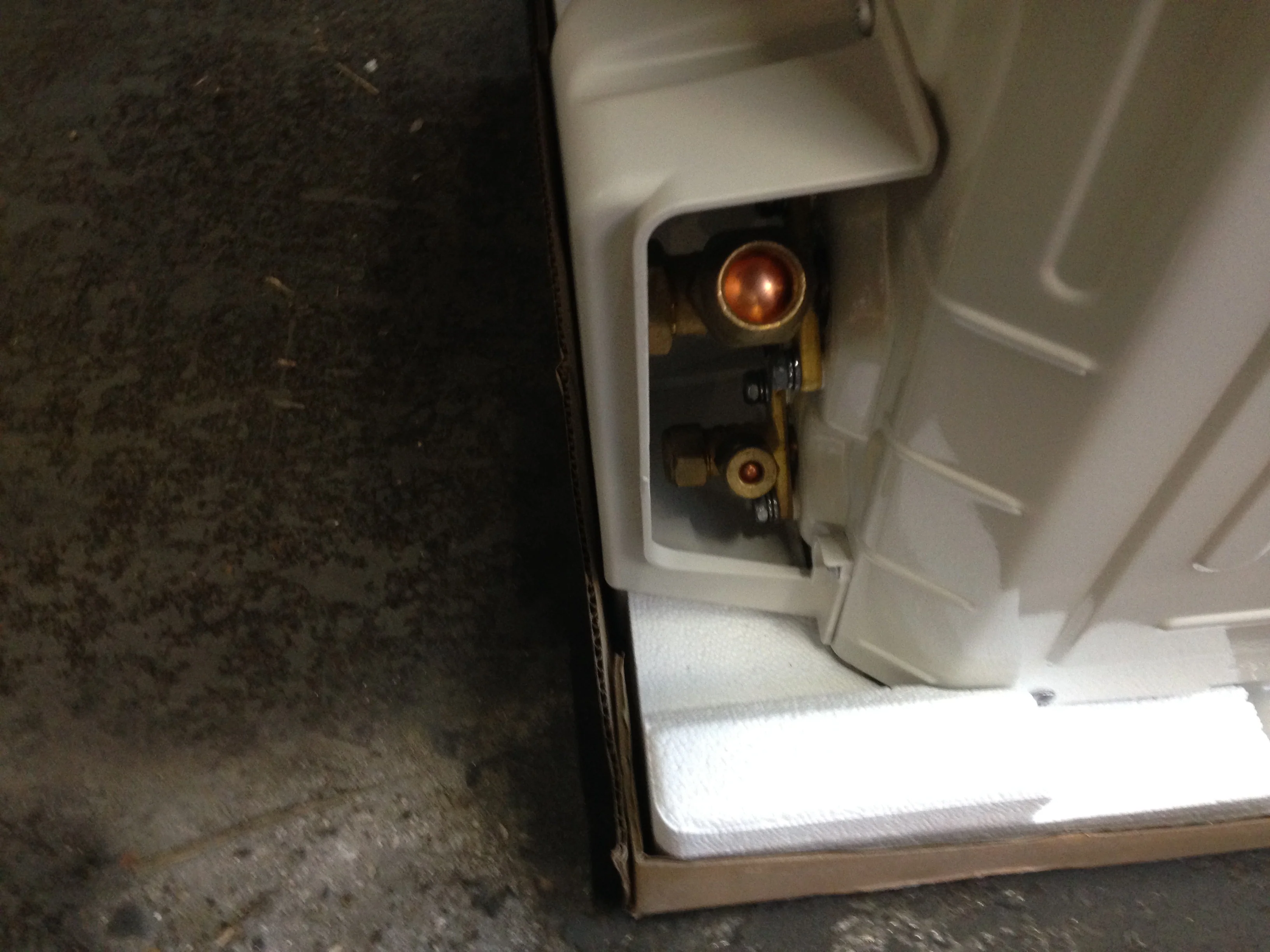 22,000 BTU AC Single Zone Mini-Split Inverter System Outdoor Unit, 15 SEER, 208-230/60/1, R-410A - Image 4