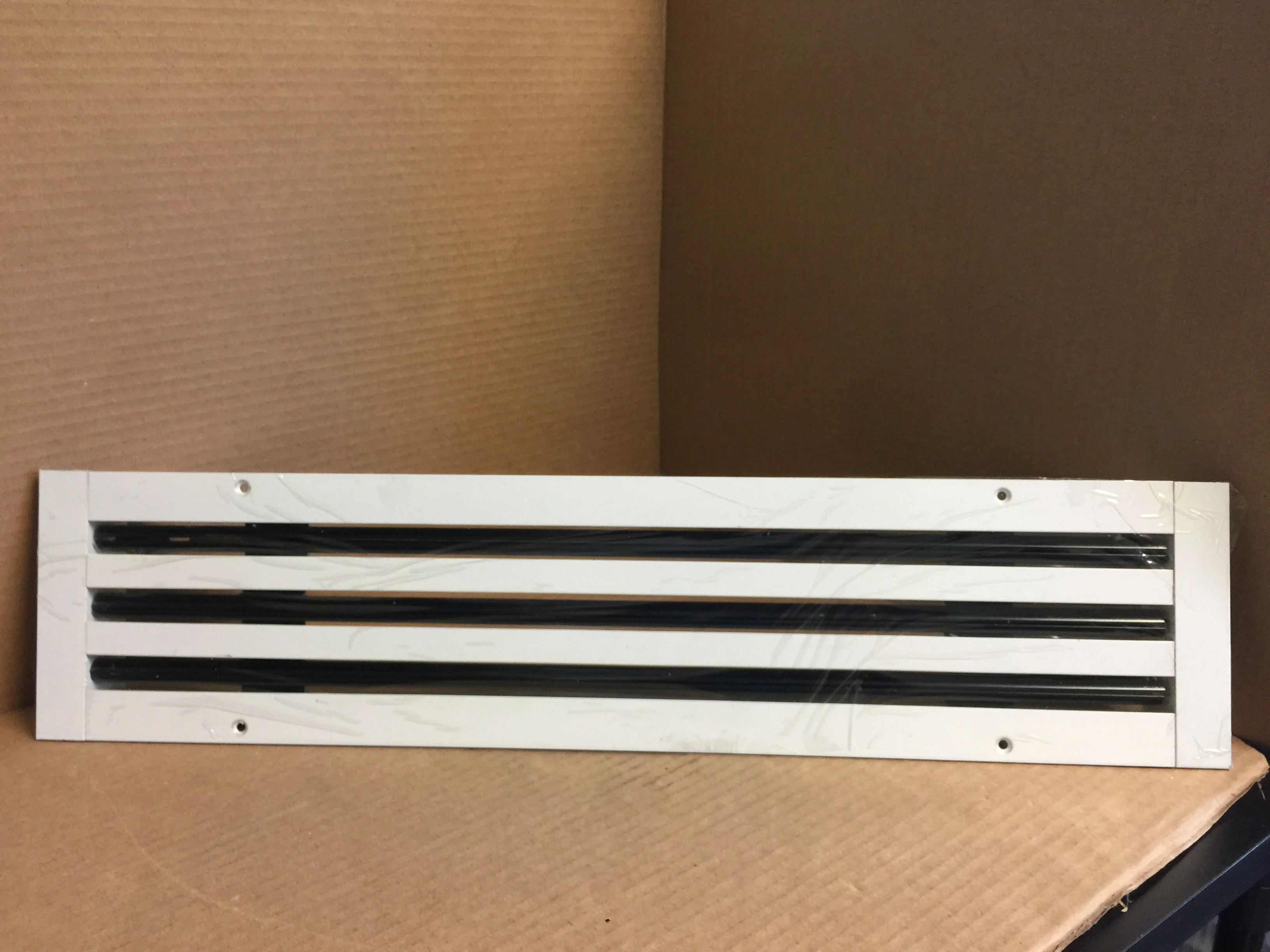 24" Linear 3 Slot Diffuser; Color:White