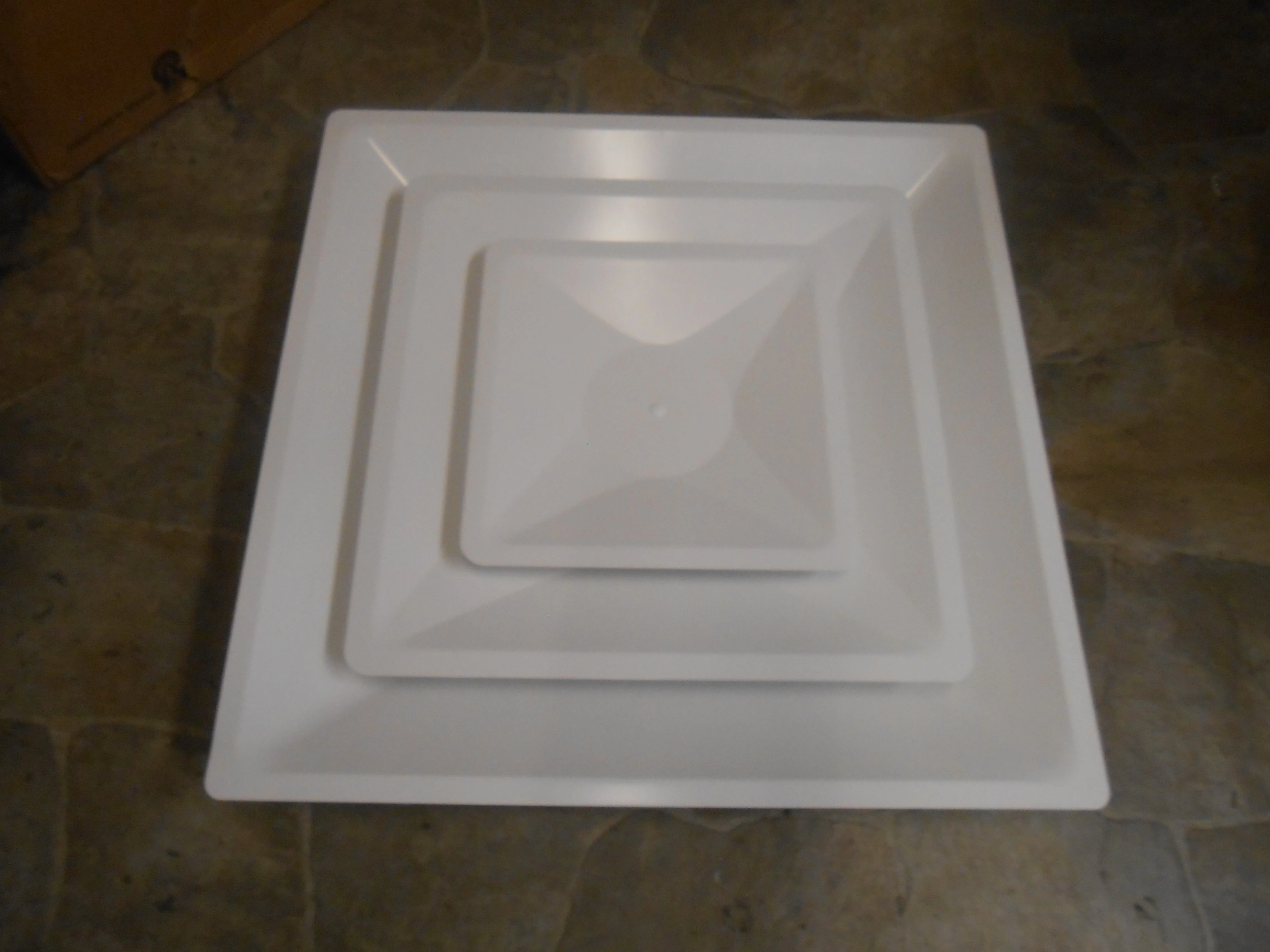 24 X 24 SQUARE 4 WAY CEILING DIFFUSER - Image 2