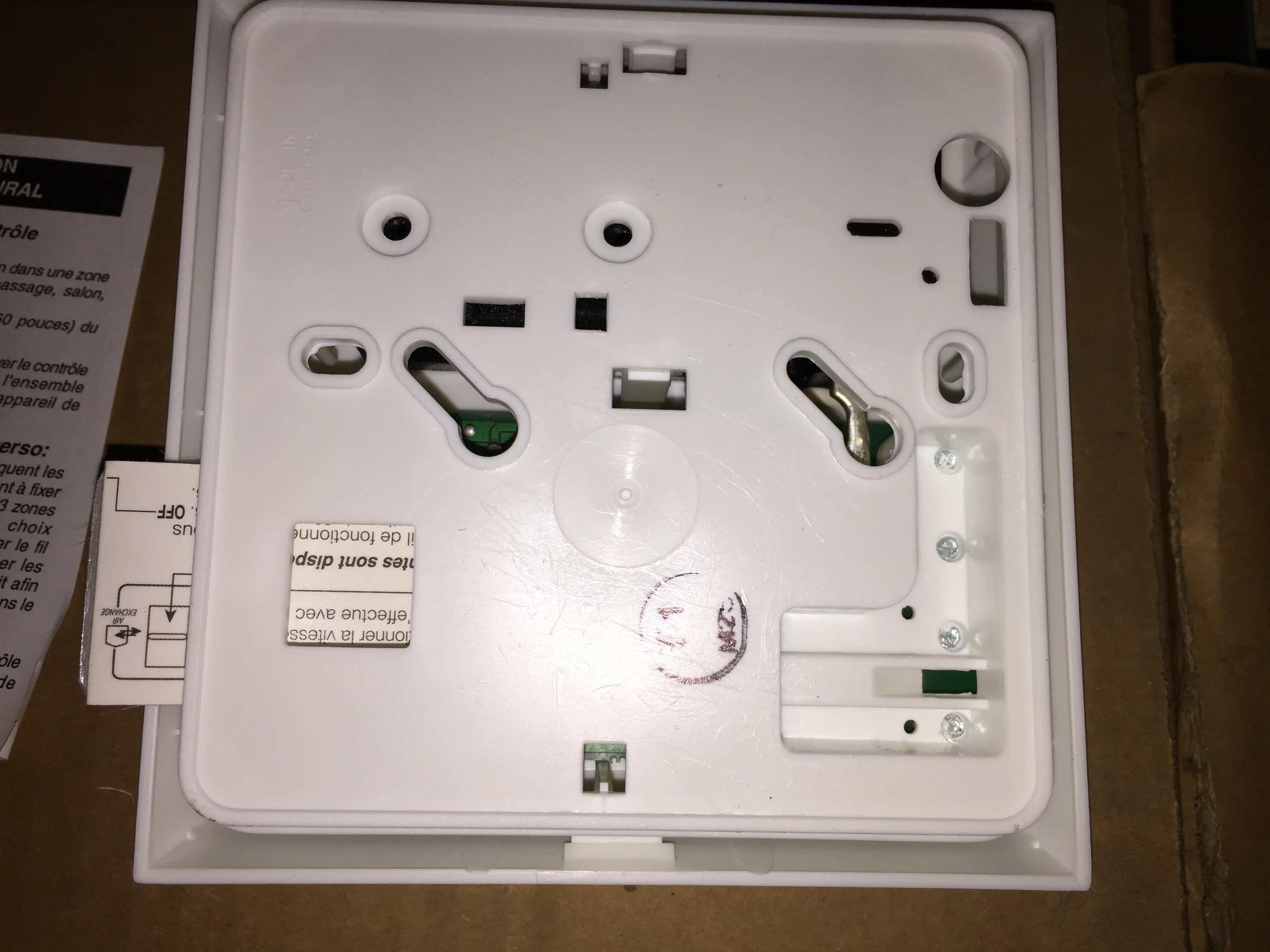 24 Volt Basic Central Wall Control with Dehumidistat - Image 3